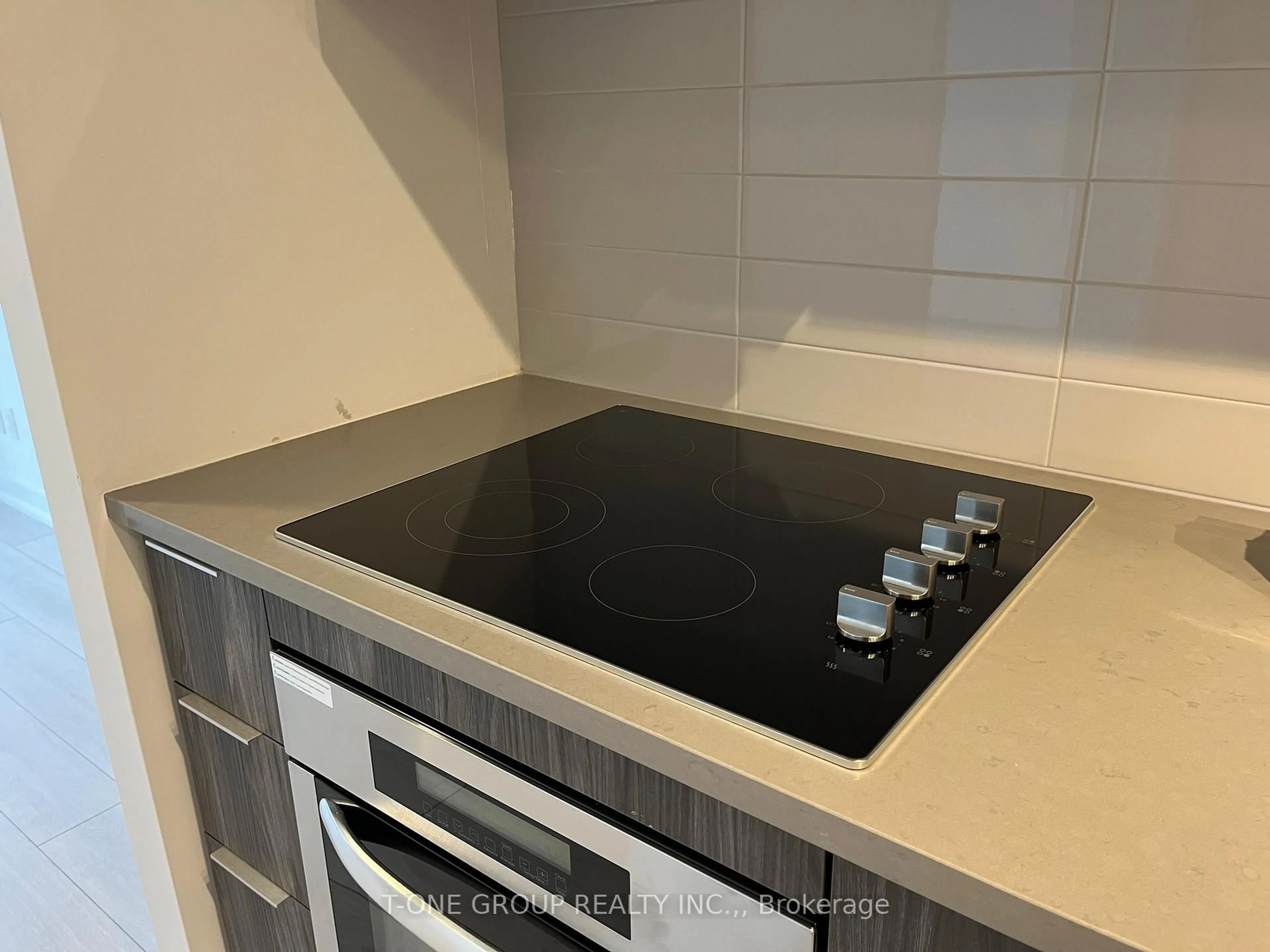 Standard kitchen, unknown for 2031 Kennedy Rd #2818, Toronto Ontario M1T 0B8