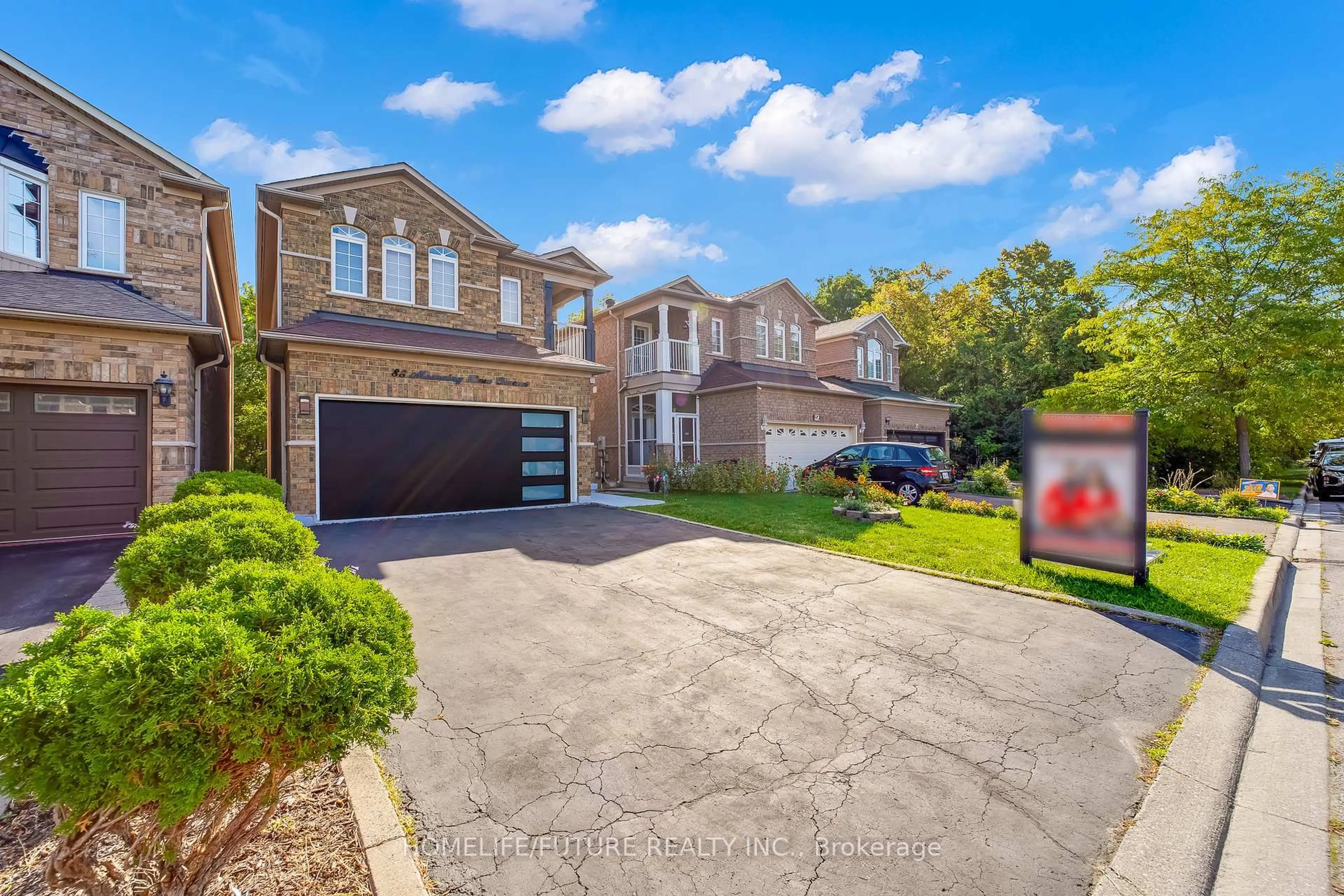 A pic from outside/outdoor area/front of a property/back of a property/a pic from drone, street for 88 Mourning Dove Cres, Toronto Ontario M1B 6A8