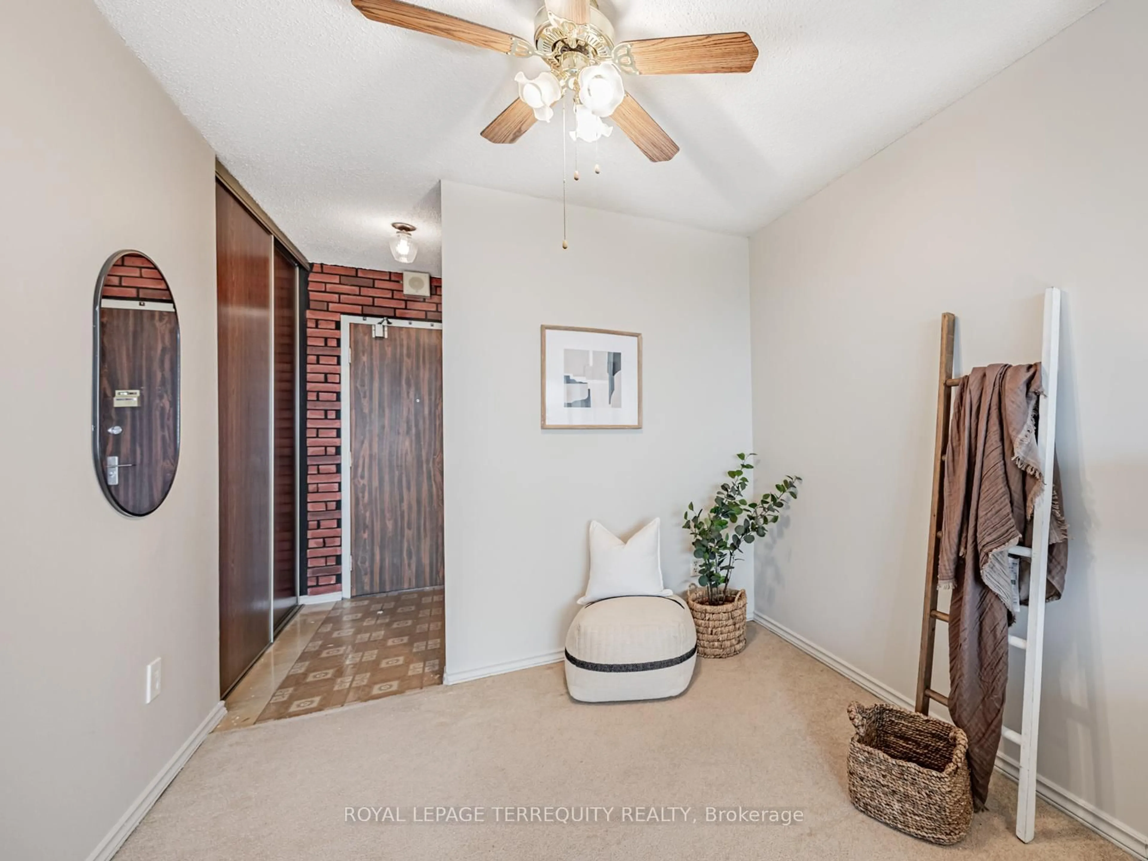 Indoor entryway for 44 Falby Crt #1711, Ajax Ontario L1S 3L1