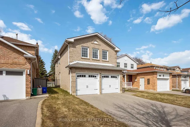 711 Cowan Circ, Pickering 2
