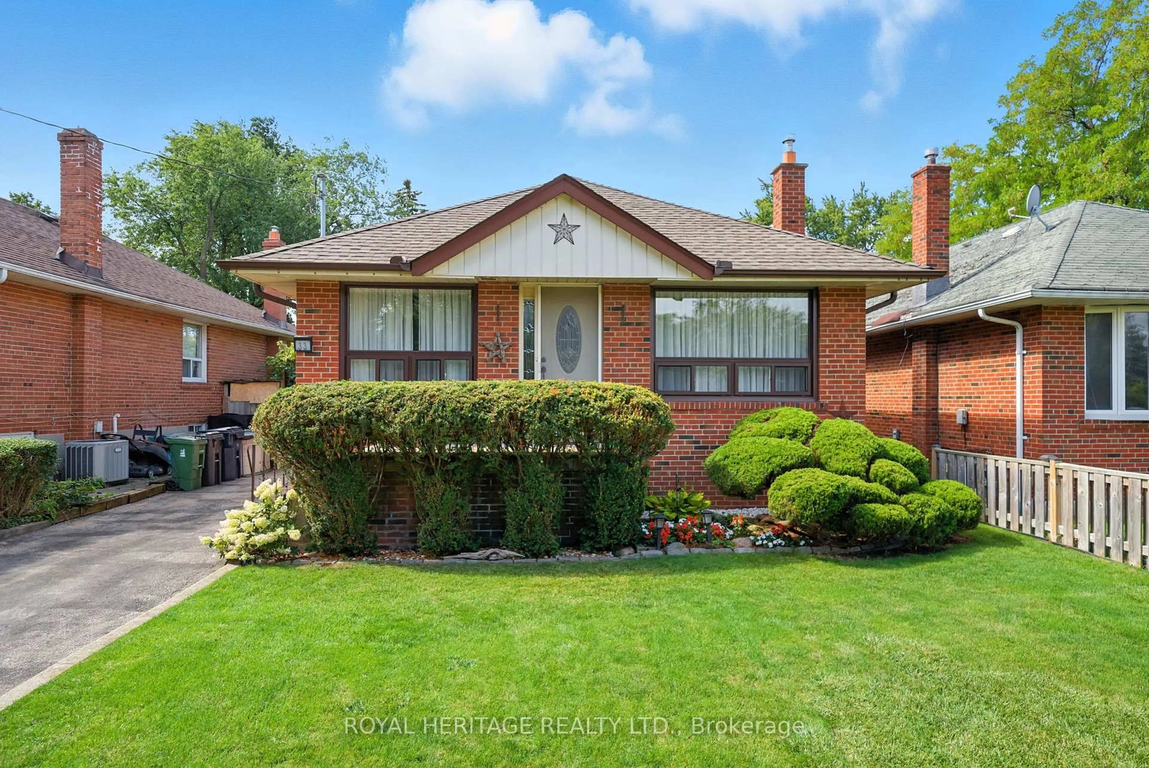 Home with brick exterior material, street for 33 Willowhurst Cres, Toronto Ontario M1R 3R7