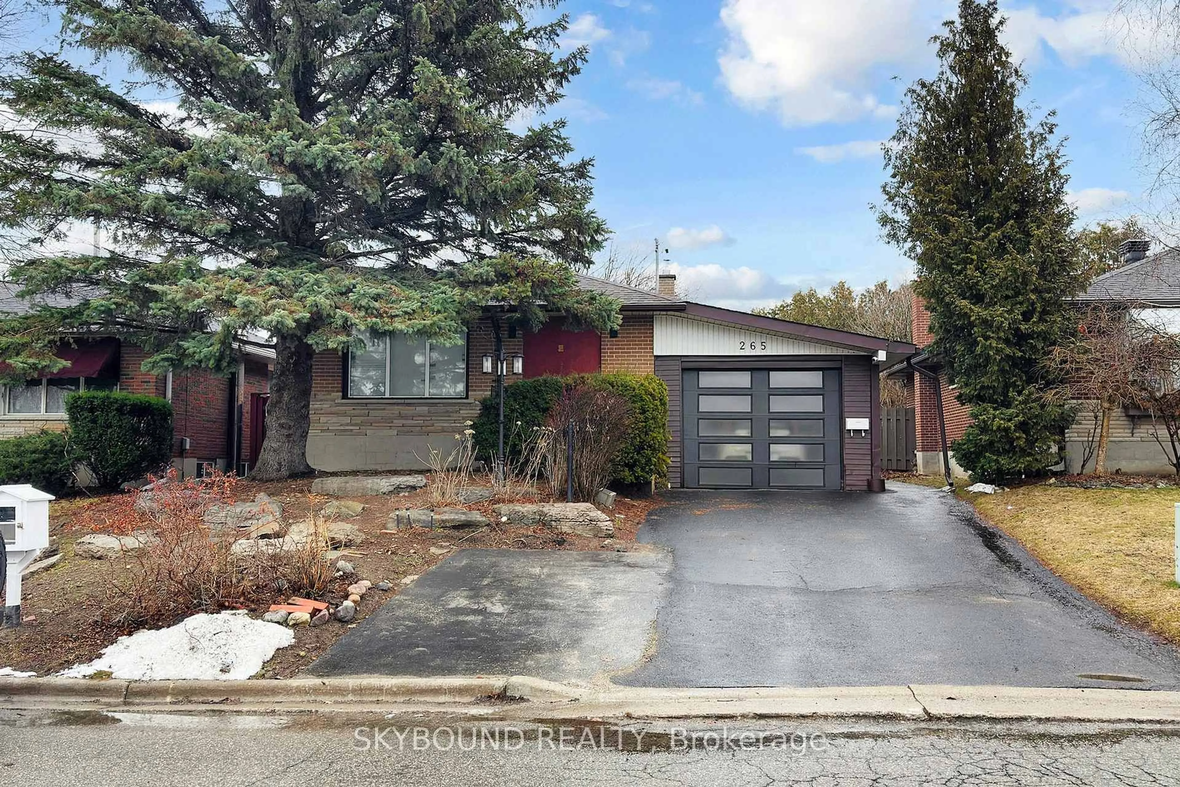 Home with brick exterior material, street for 265 Dover St, Oshawa Ontario L1G 6G5