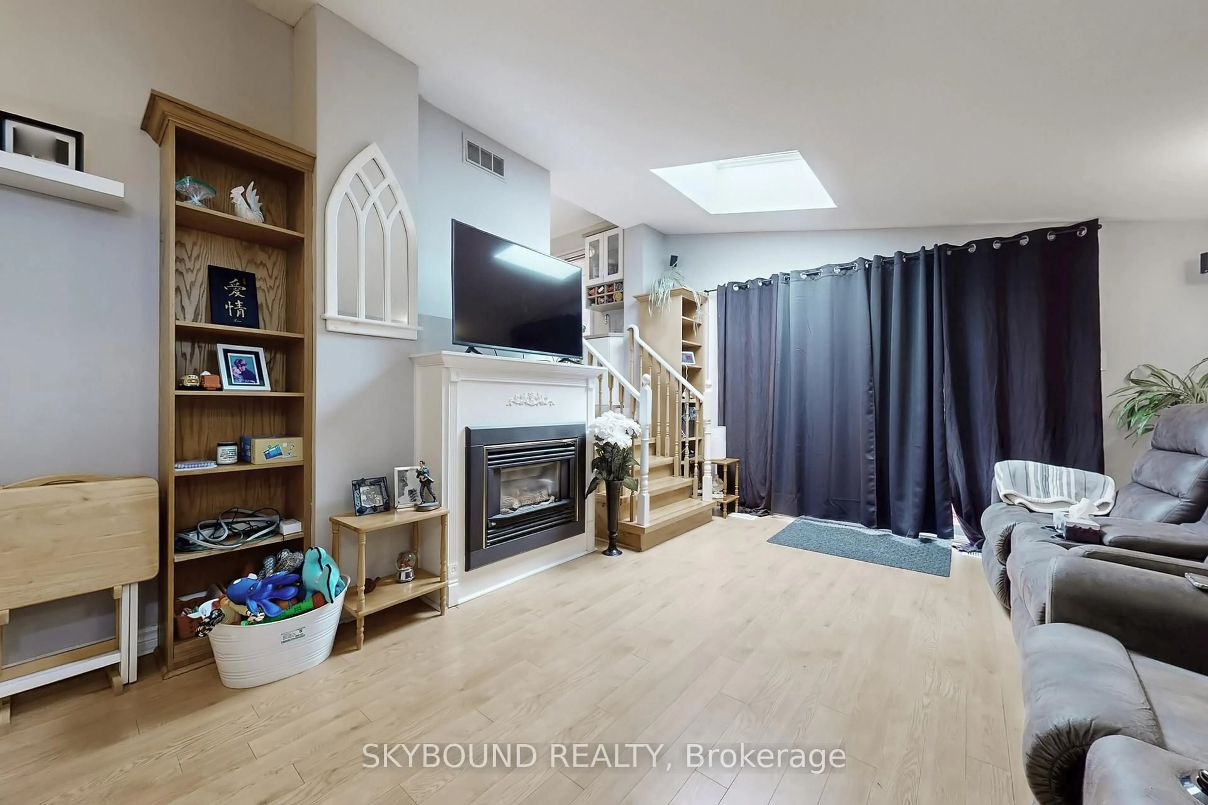 Unknown for 265 Dover St, Oshawa Ontario L1G 6G5