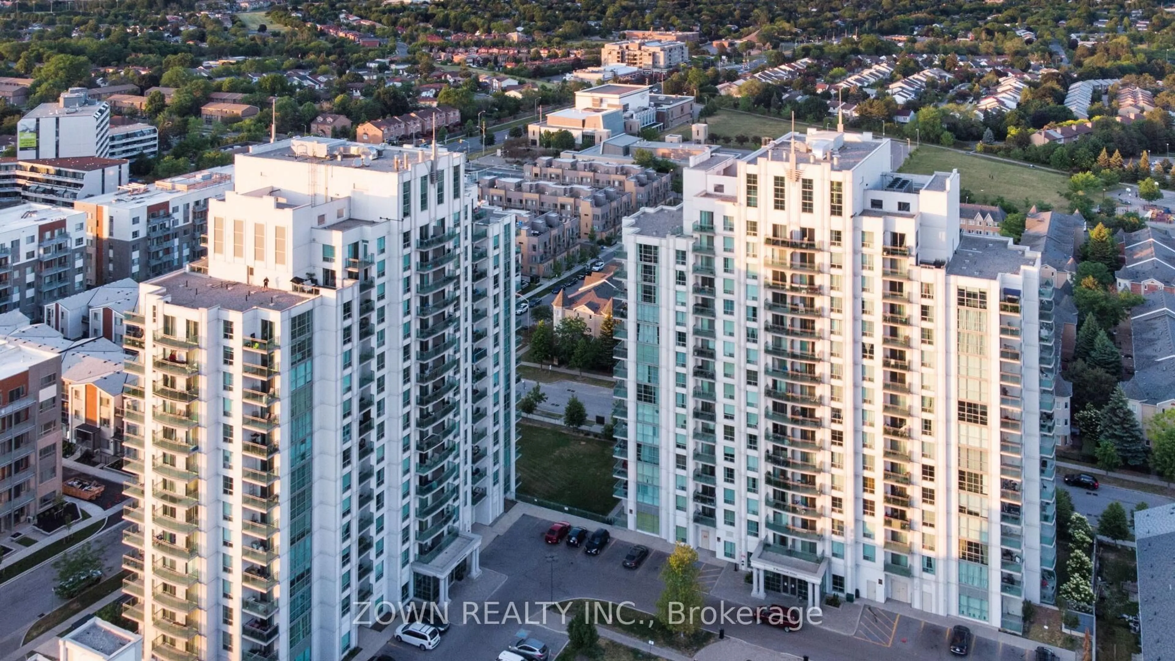 A pic from outside/outdoor area/front of a property/back of a property/a pic from drone, city buildings view from balcony for 6 Rosebank Dr #LPHi, Toronto Ontario M1B 0A1