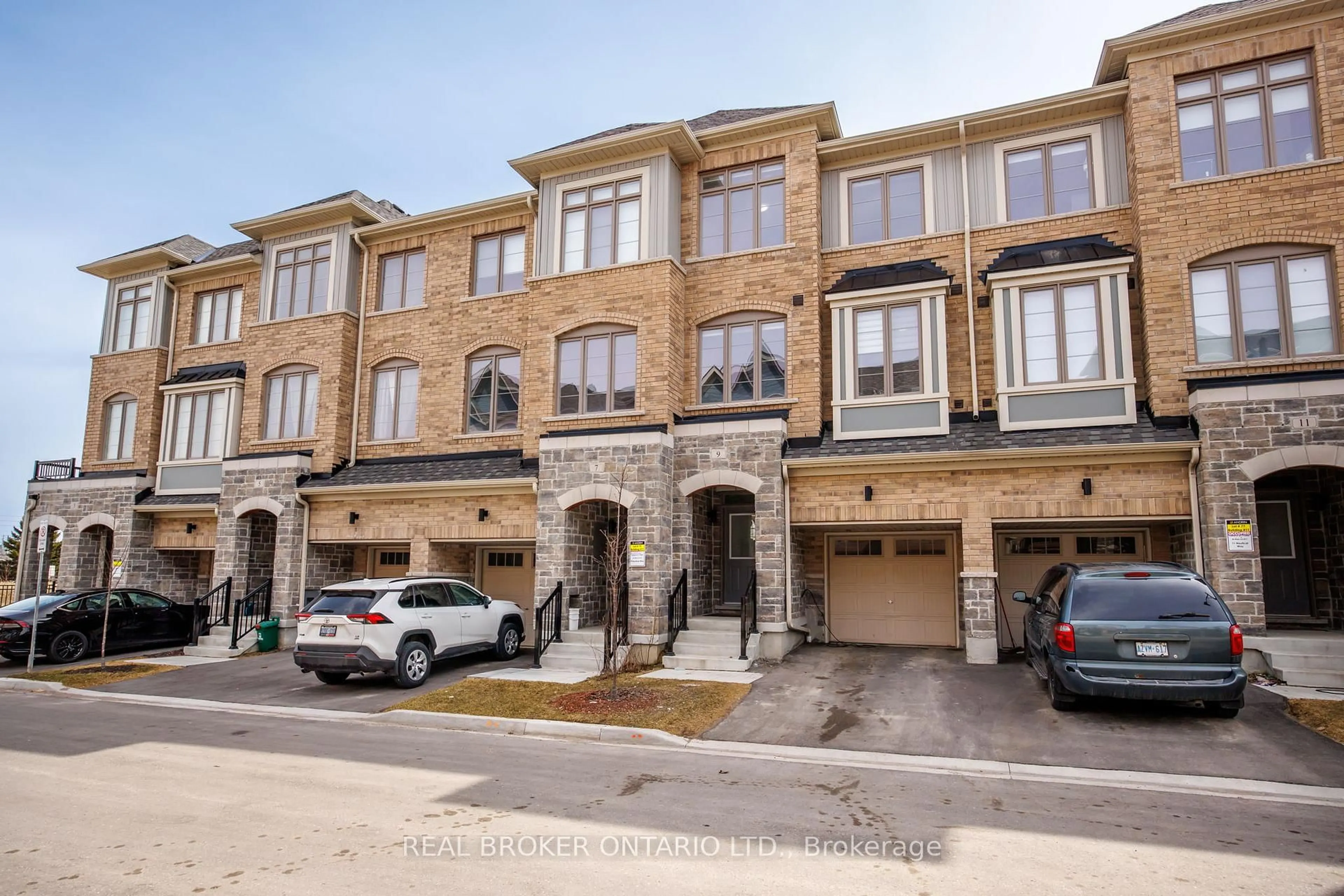 A pic from outside/outdoor area/front of a property/back of a property/a pic from drone, street for 9 Nautical Way, Whitby Ontario L1N 0N2