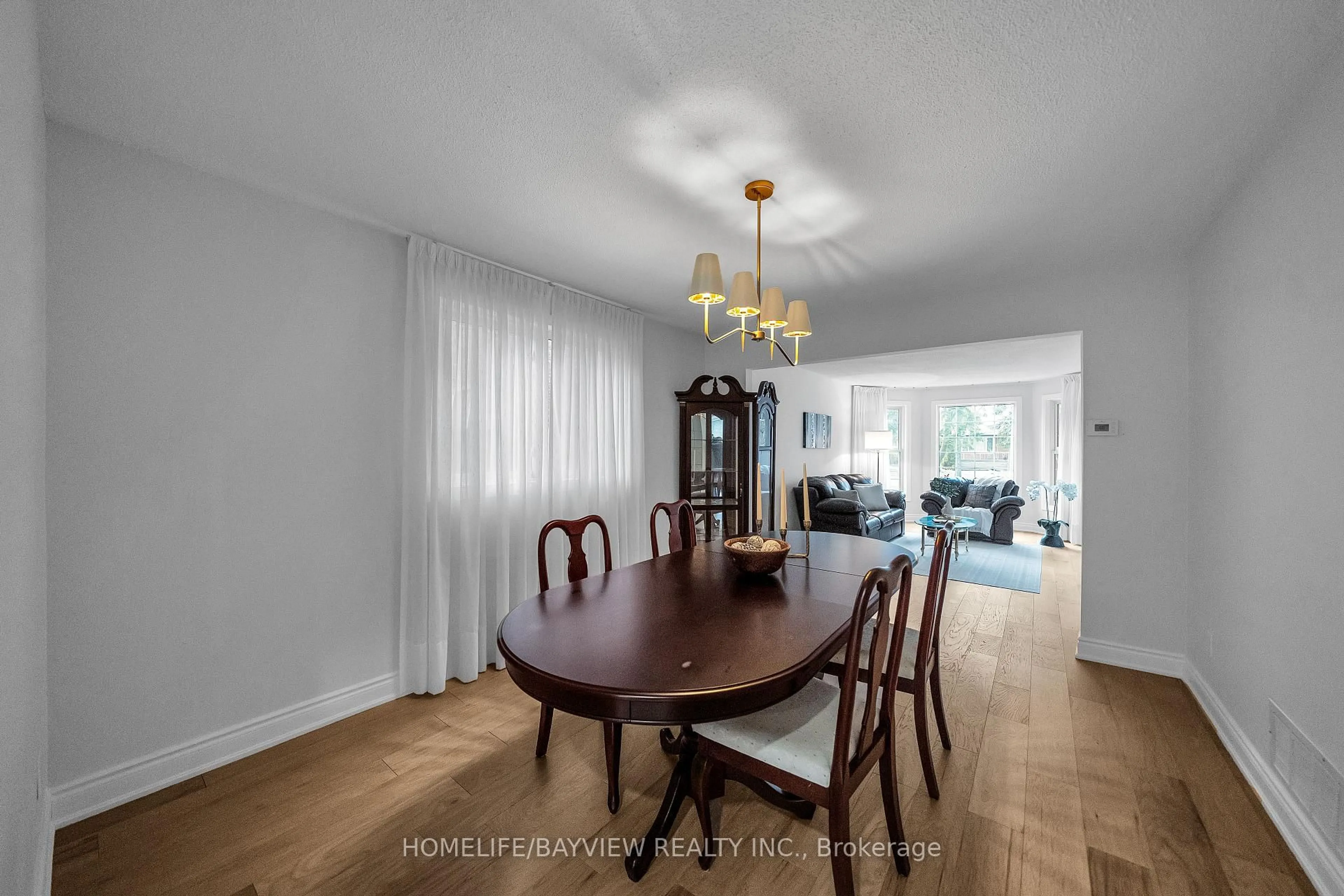 Dining room, wood/laminate floor for 565 Sheppard Ave, Pickering Ontario L1V 1G1