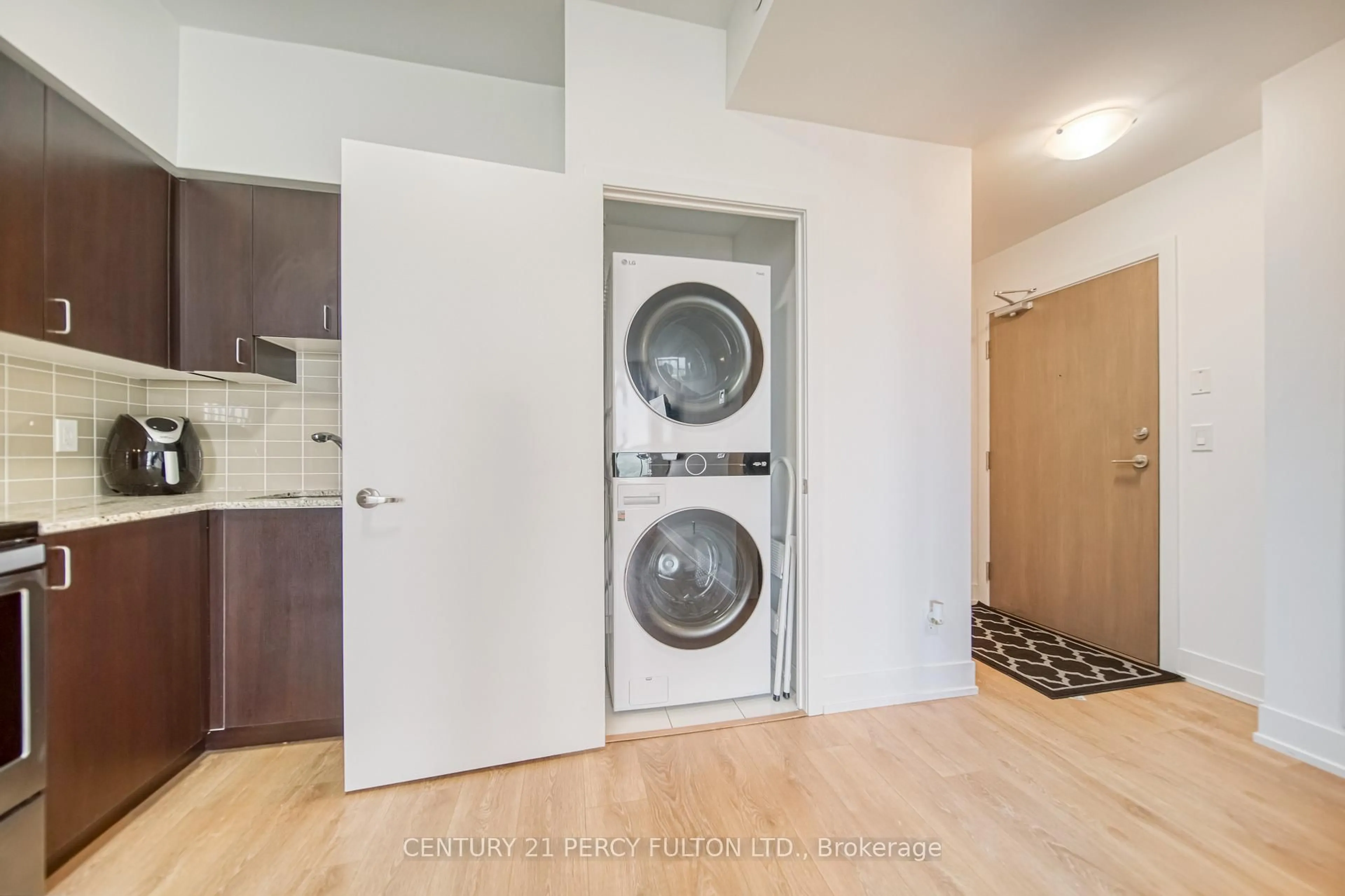 Laundry room for 1255 Bayly St #2208, Pickering Ontario L1W 0B6