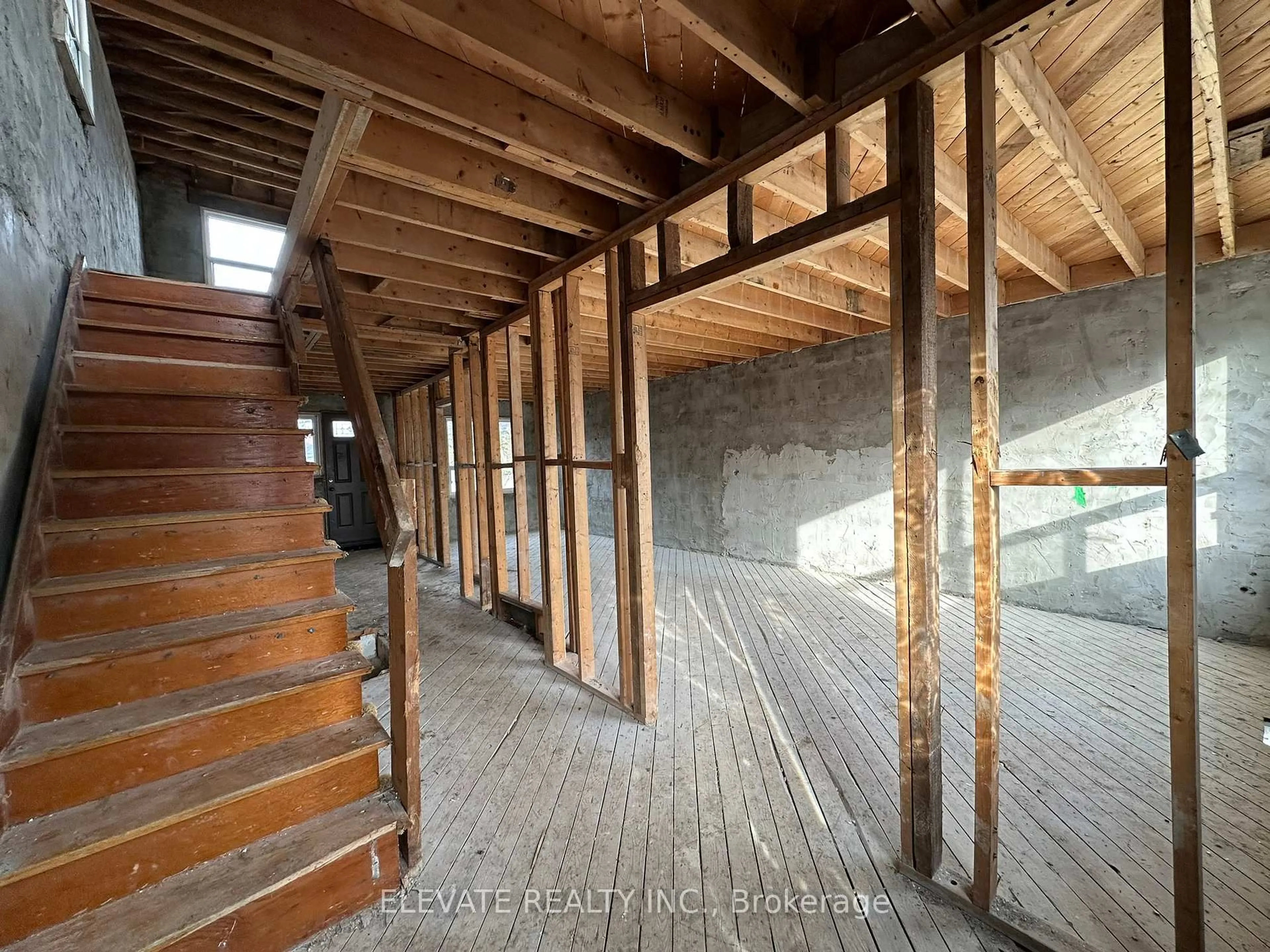 Indoor foyer for 282 Westlake Ave, Toronto Ontario M4C 4T6