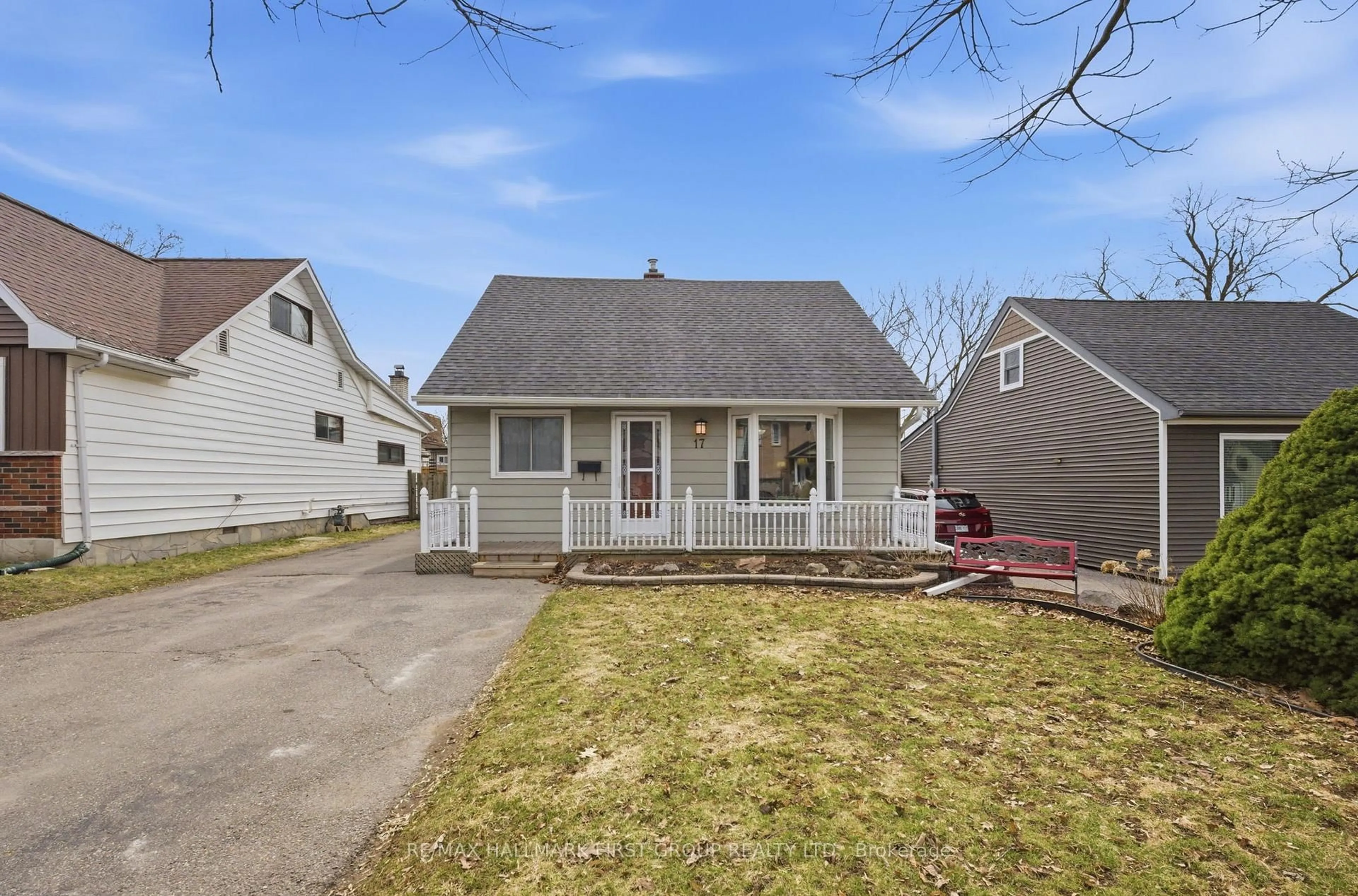 Unknown for 17 Brock St, Ajax Ontario L1S 1S9