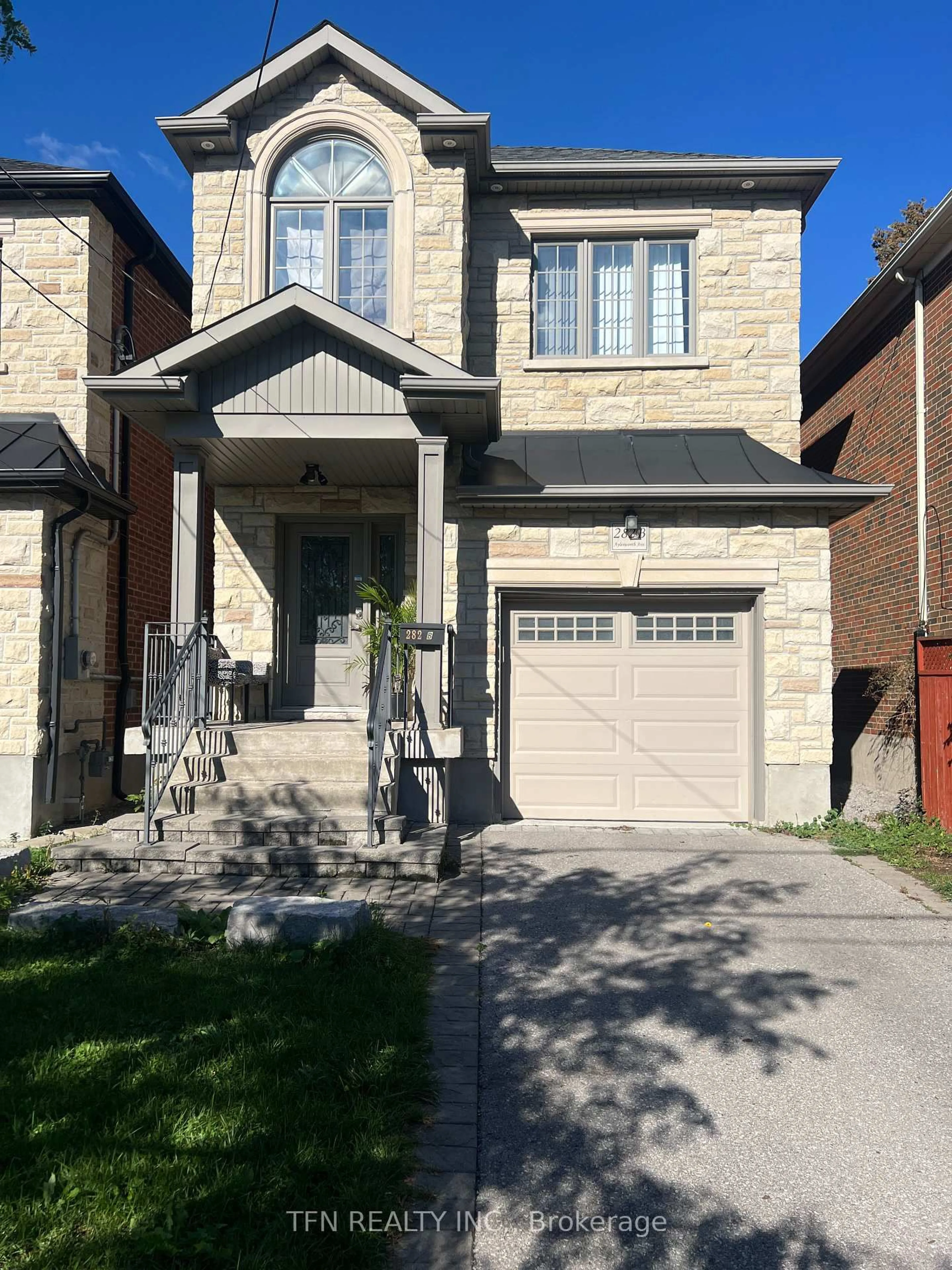 Home with brick exterior material, street for 282B Aylesworth Ave, Toronto Ontario M1N 2K2