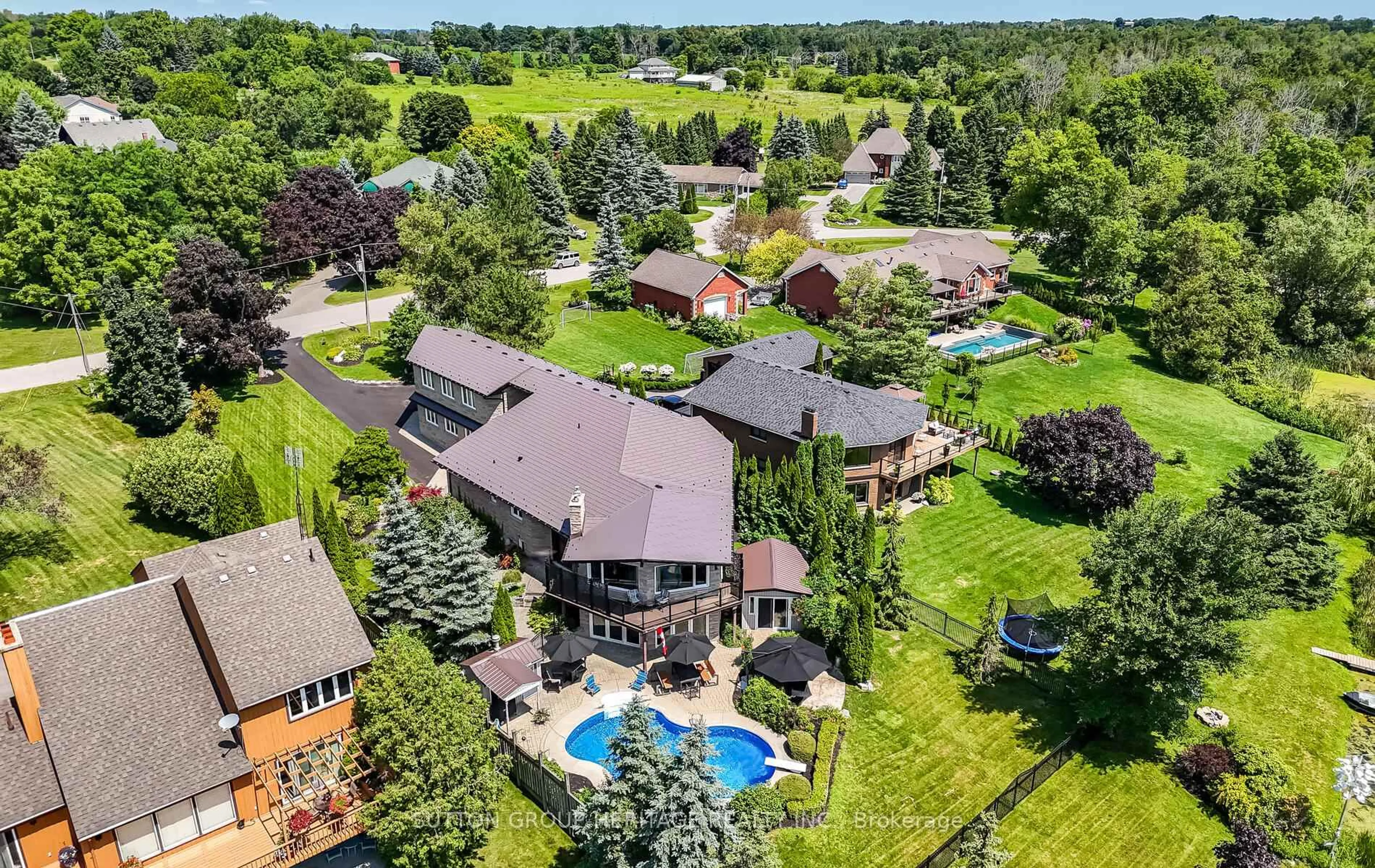 A pic from outside/outdoor area/front of a property/back of a property/a pic from drone, unknown for 285 Stephenson Point Rd, Scugog Ontario L9L 1B4
