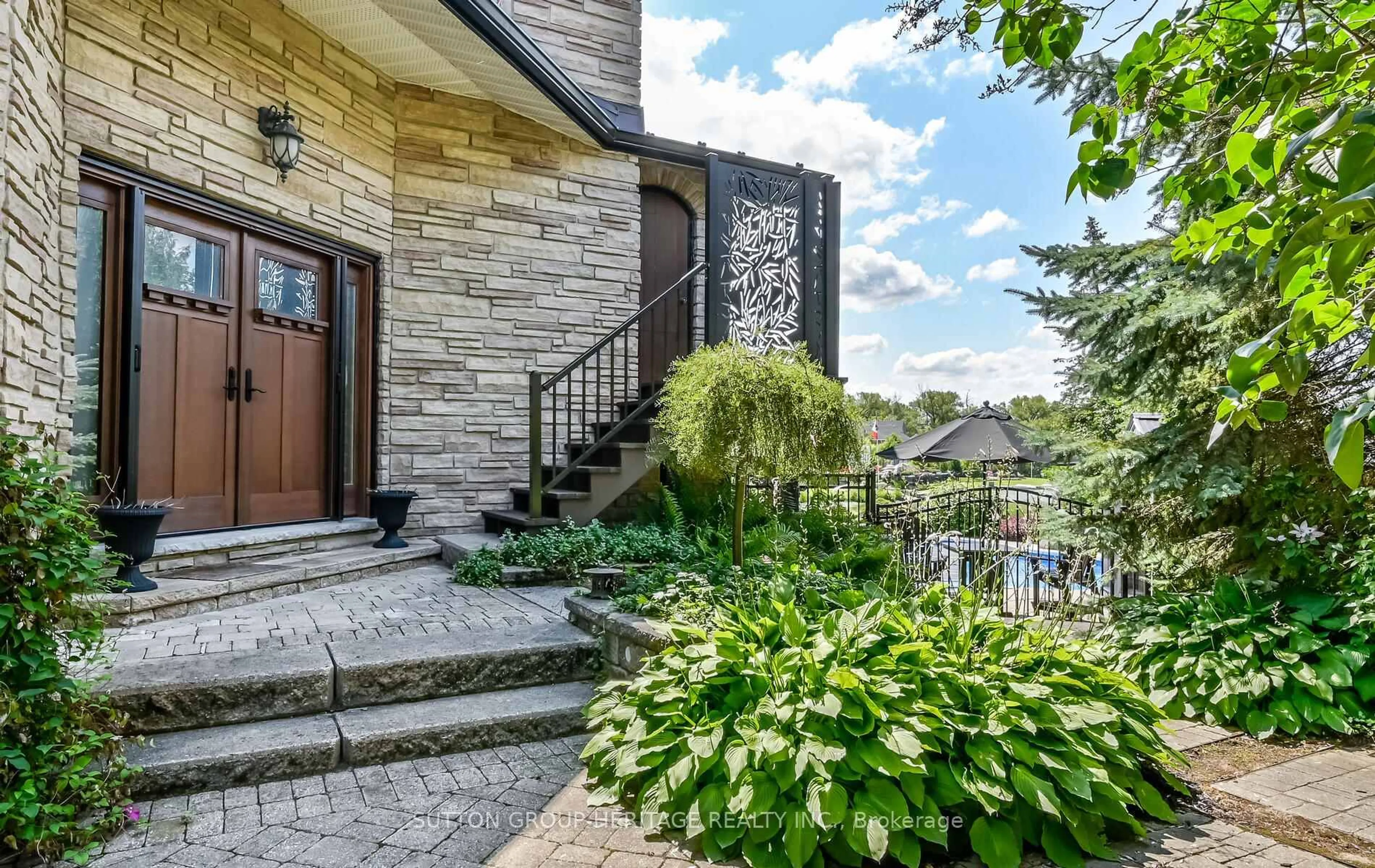 Home with brick exterior material, street for 285 Stephenson Point Rd, Scugog Ontario L9L 1B4