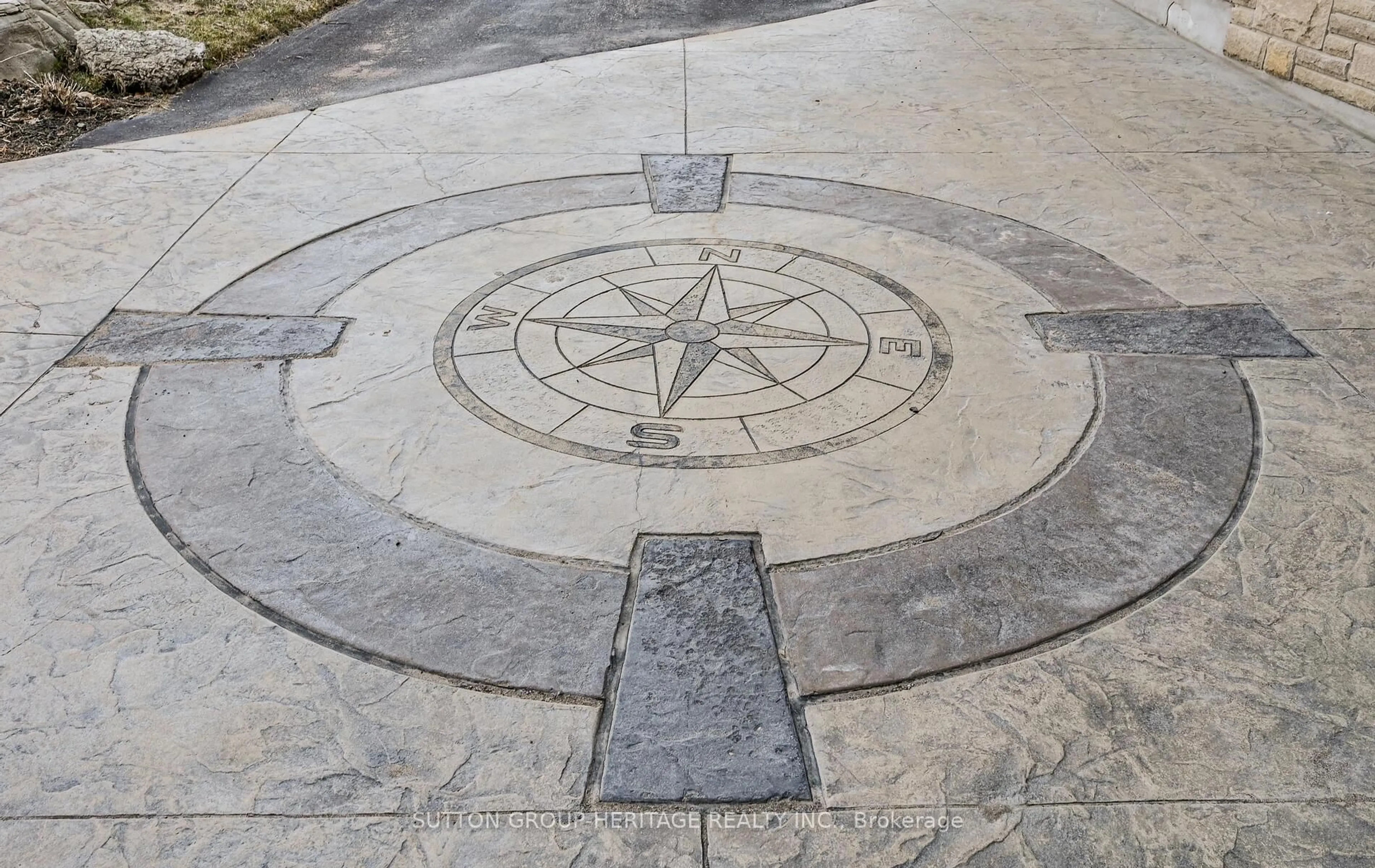 Patio, street for 285 Stephenson Point Rd, Scugog Ontario L9L 1B4