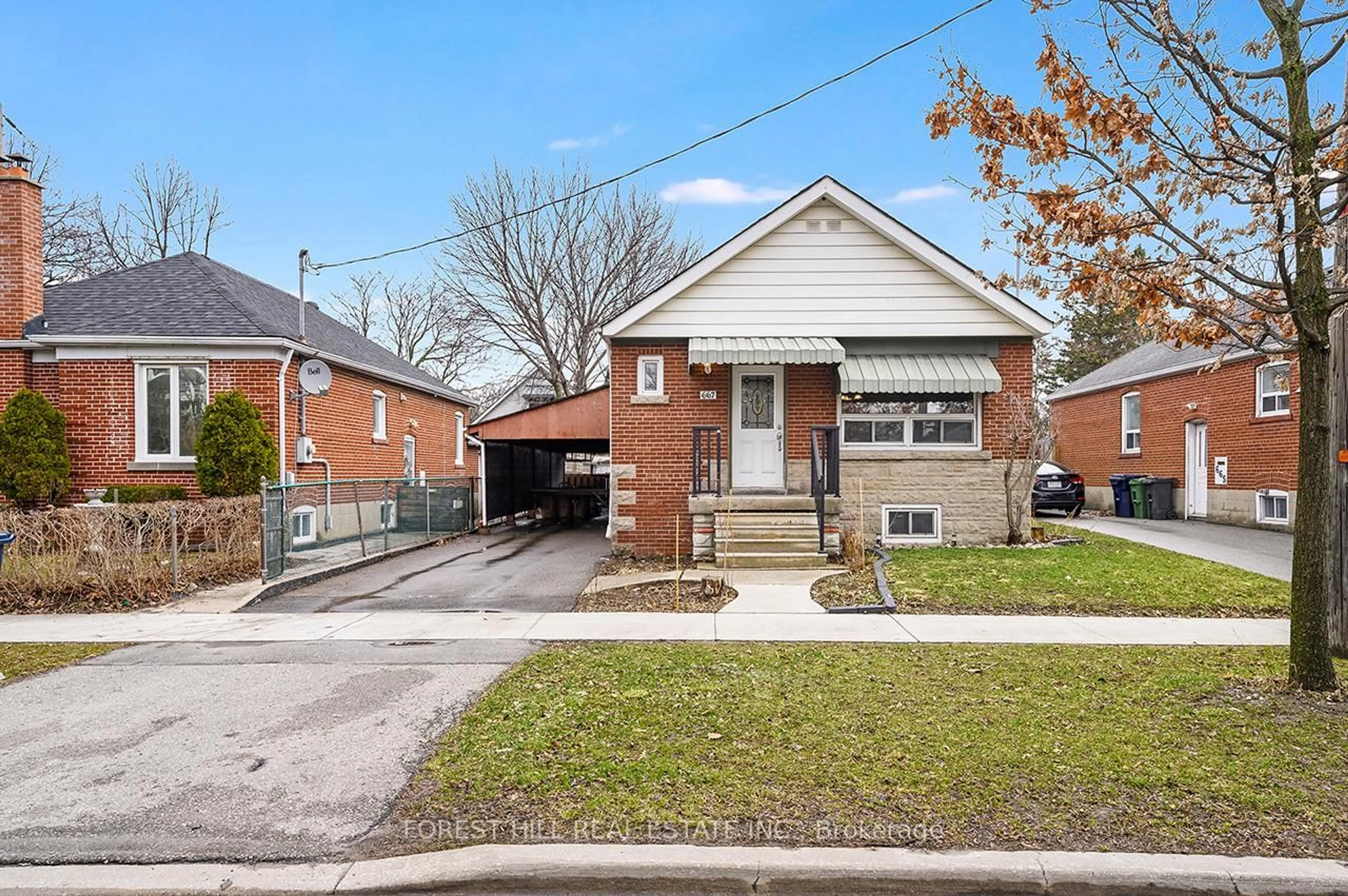 Home with brick exterior material, street for 667 Pharmacy Ave, Toronto Ontario M1L 3H7