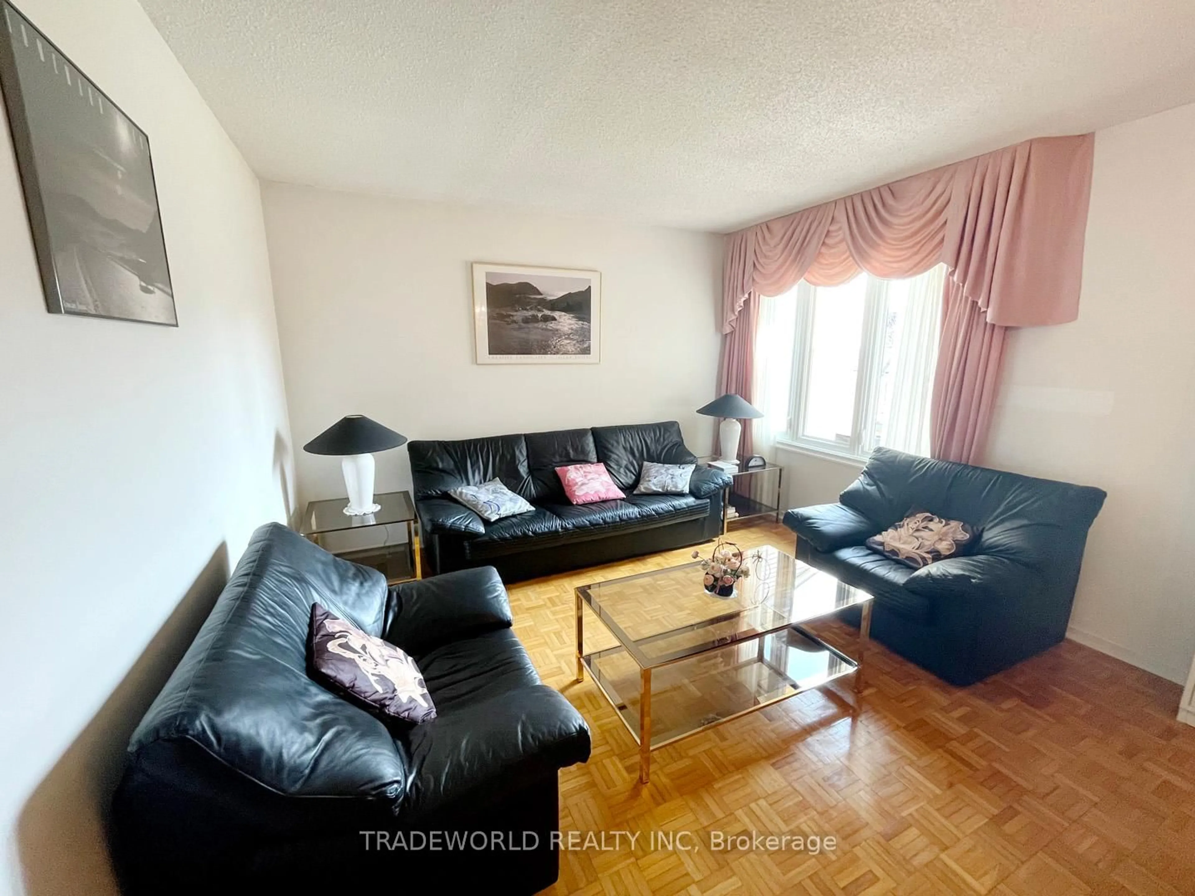 Living room with furniture, unknown for 119 Pennyhill Dr, Toronto Ontario M1B 4L6