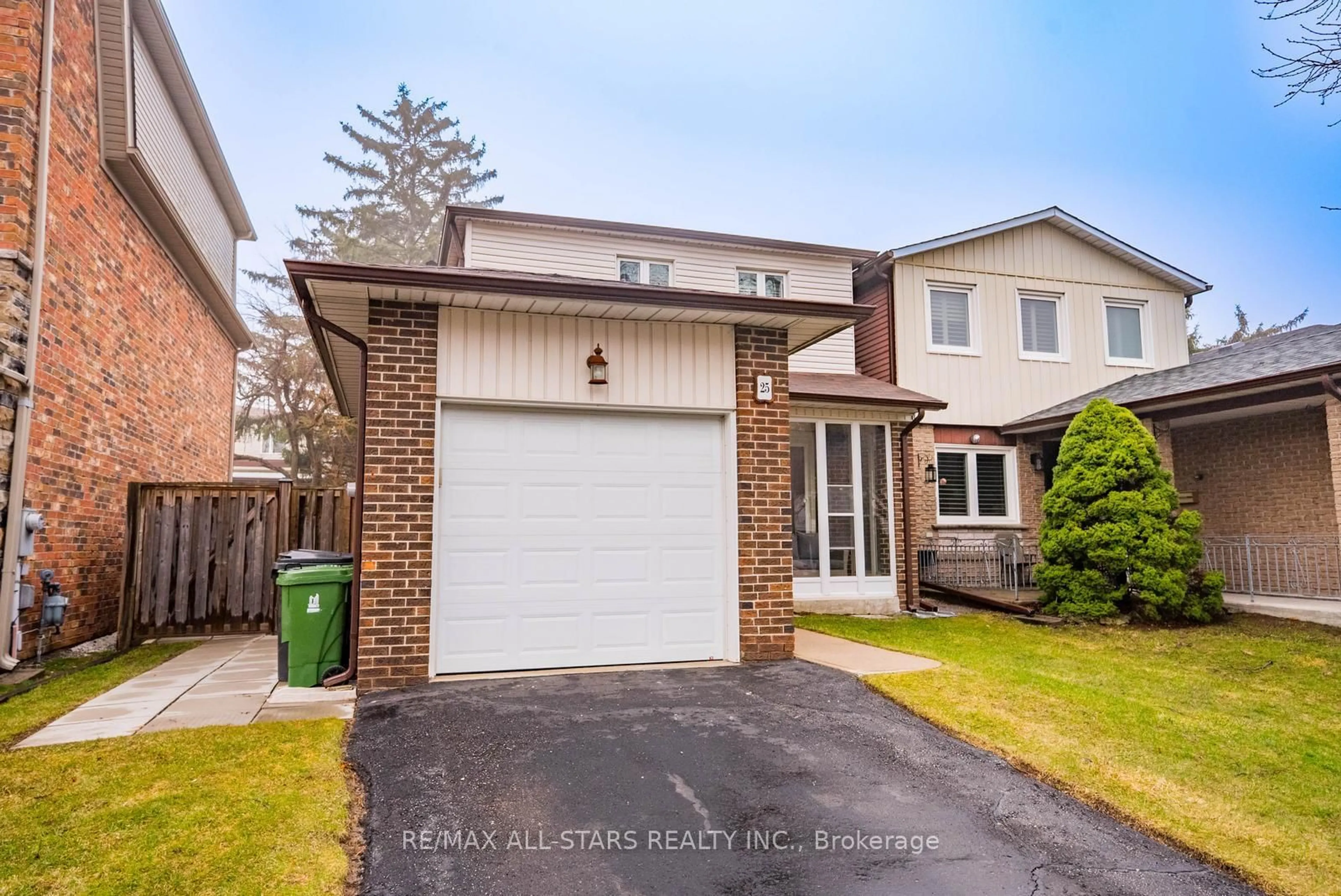 Home with brick exterior material, street for 25 Thistlewaite Cres, Toronto Ontario M1S 3Y8