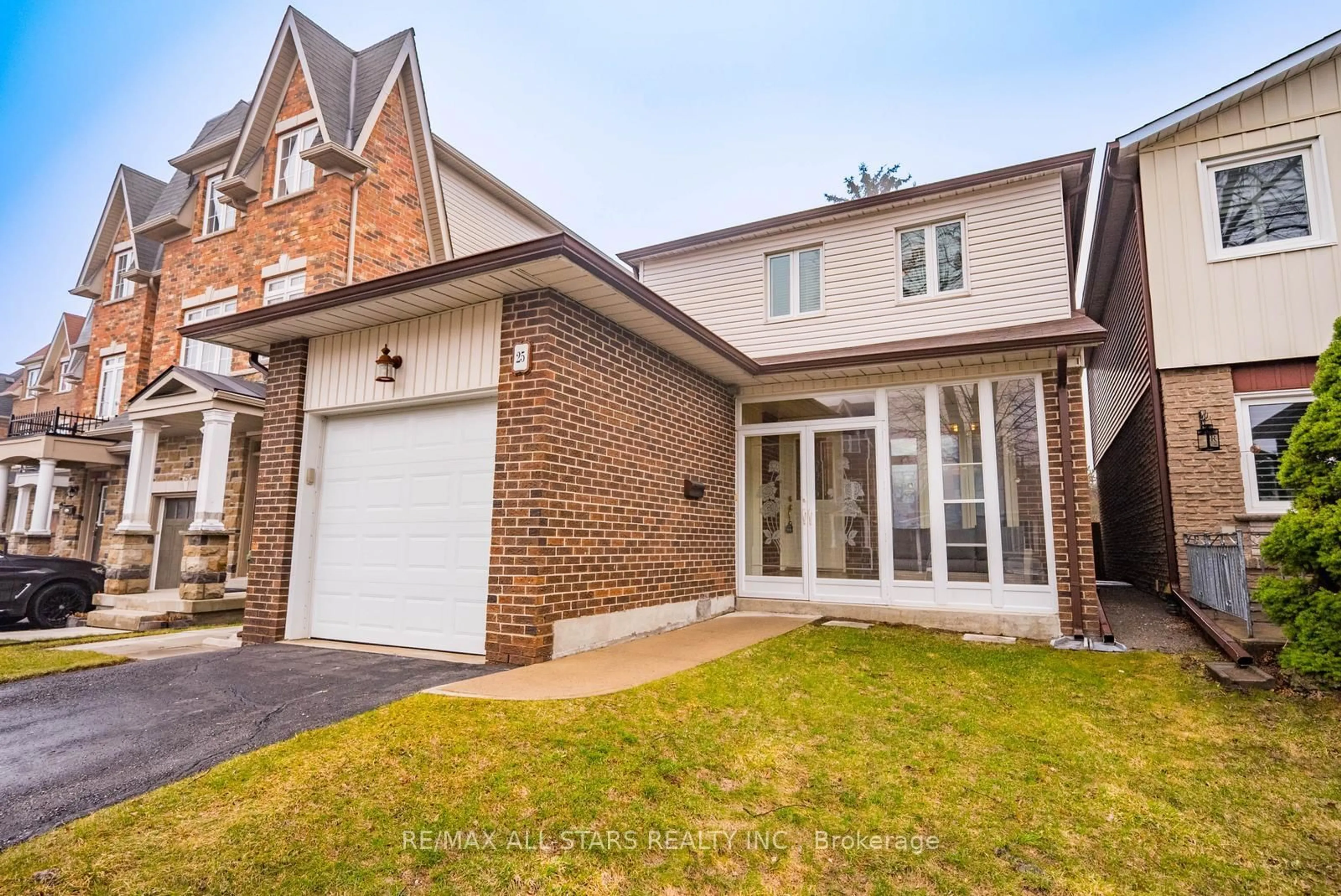 Home with brick exterior material, street for 25 Thistlewaite Cres, Toronto Ontario M1S 3Y8