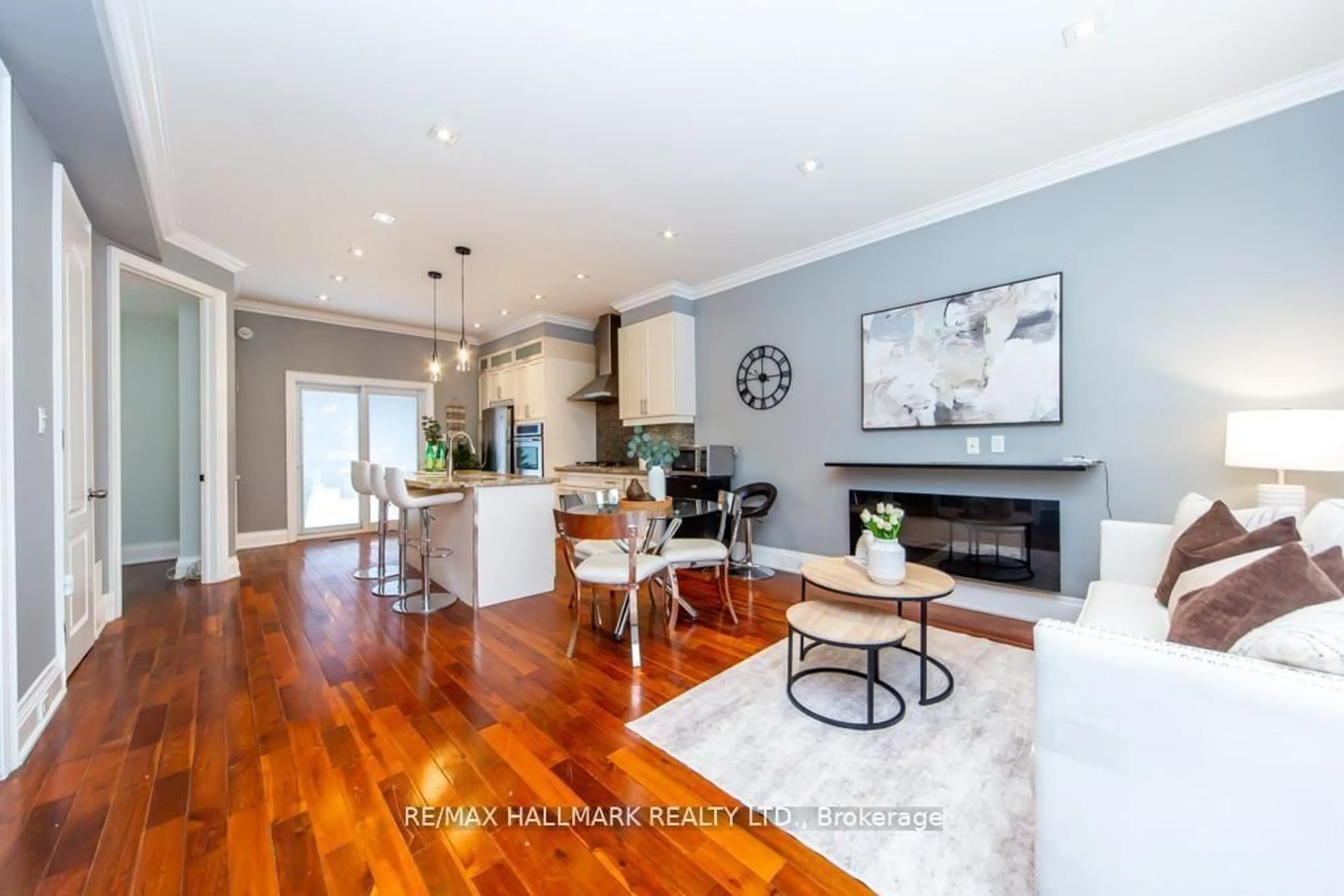 Open concept kitchen, wood/laminate floor for 226 Ritson Rd, Oshawa Ontario L1H 5H7