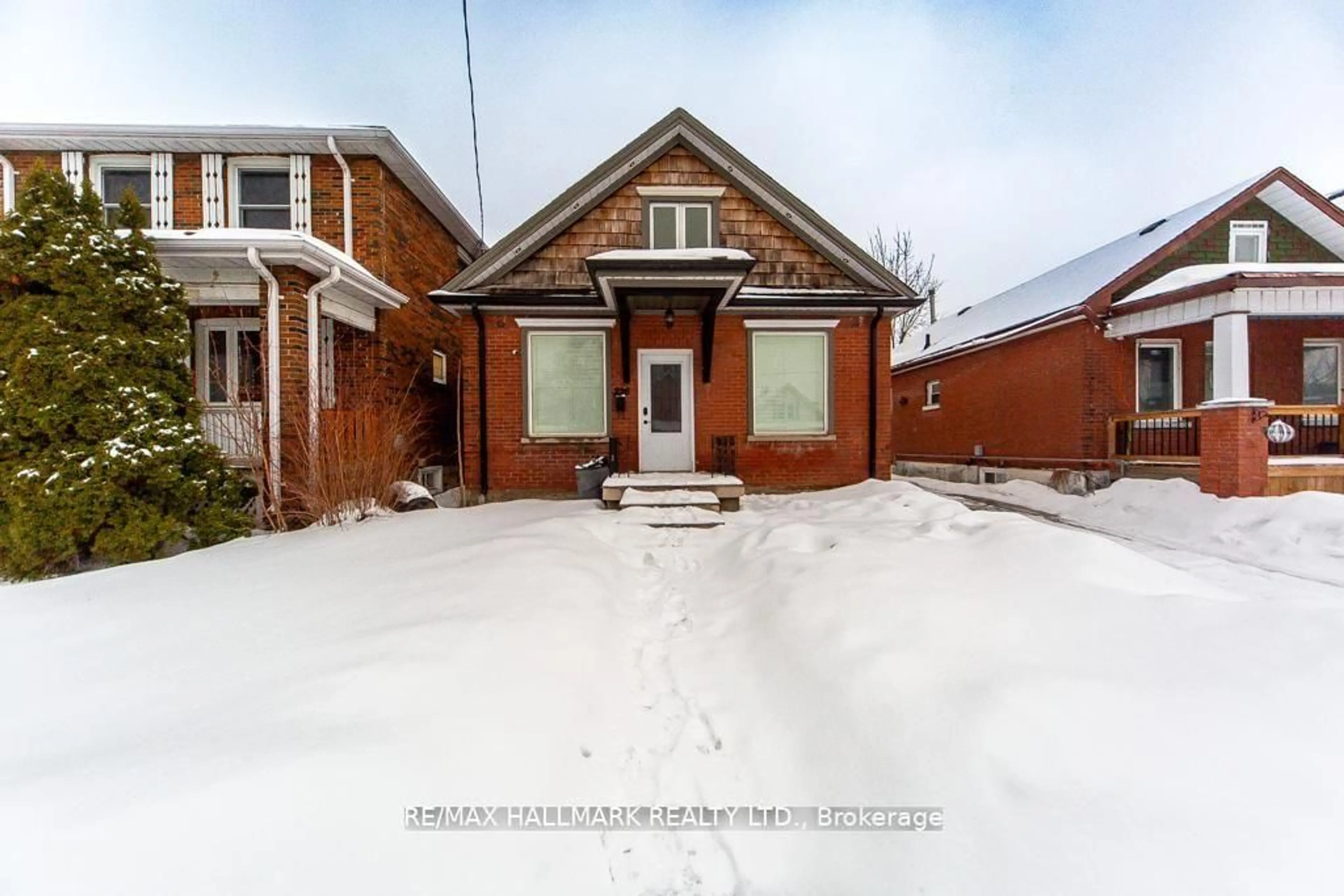 Home with brick exterior material, street for 226 Ritson Rd, Oshawa Ontario L1H 5H7