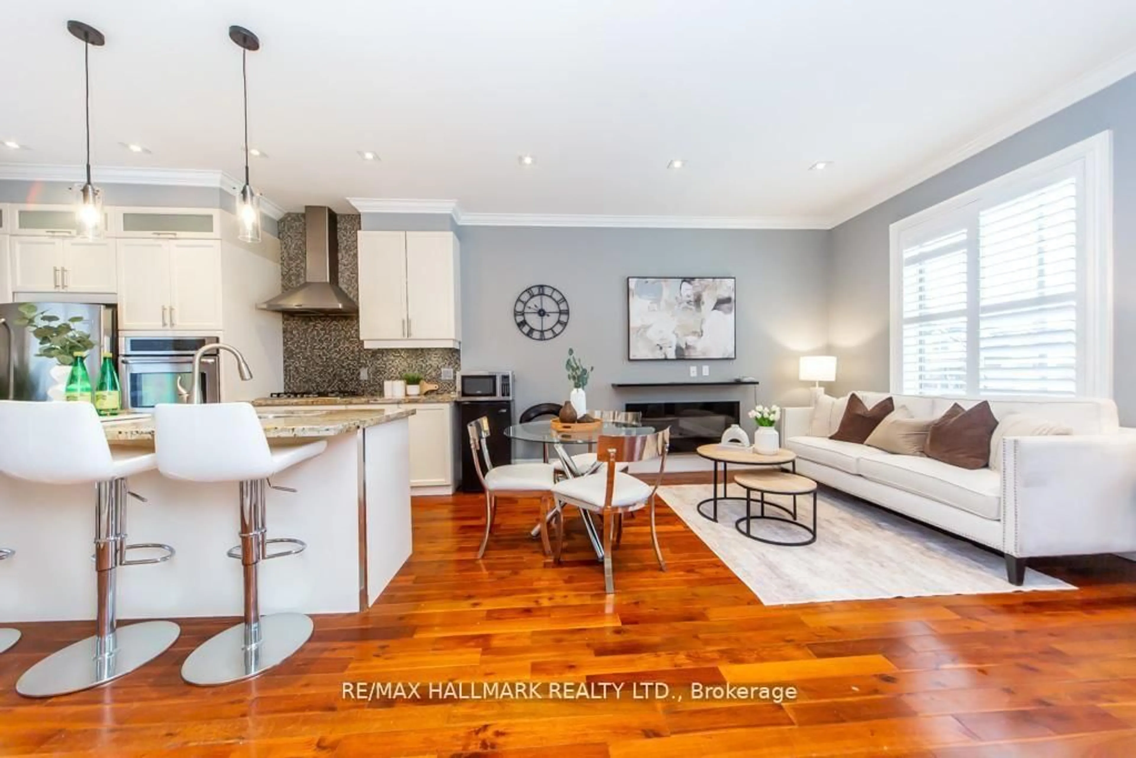 Open concept kitchen, wood/laminate floor for 226 Ritson Rd, Oshawa Ontario L1H 5H7