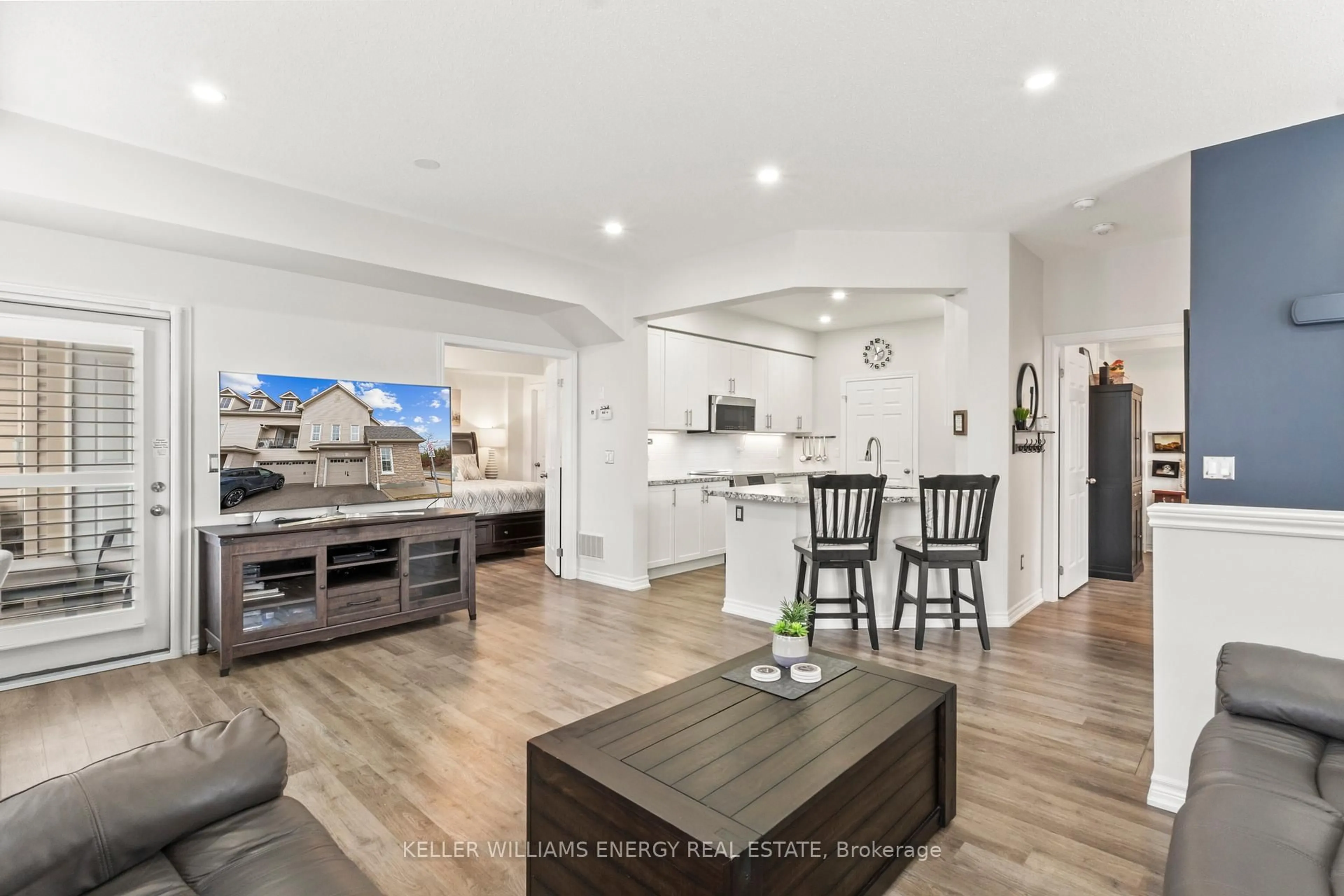 Open concept kitchen, unknown for 1430 Gord Vinson Ave #42, Clarington Ontario L1E 0J6