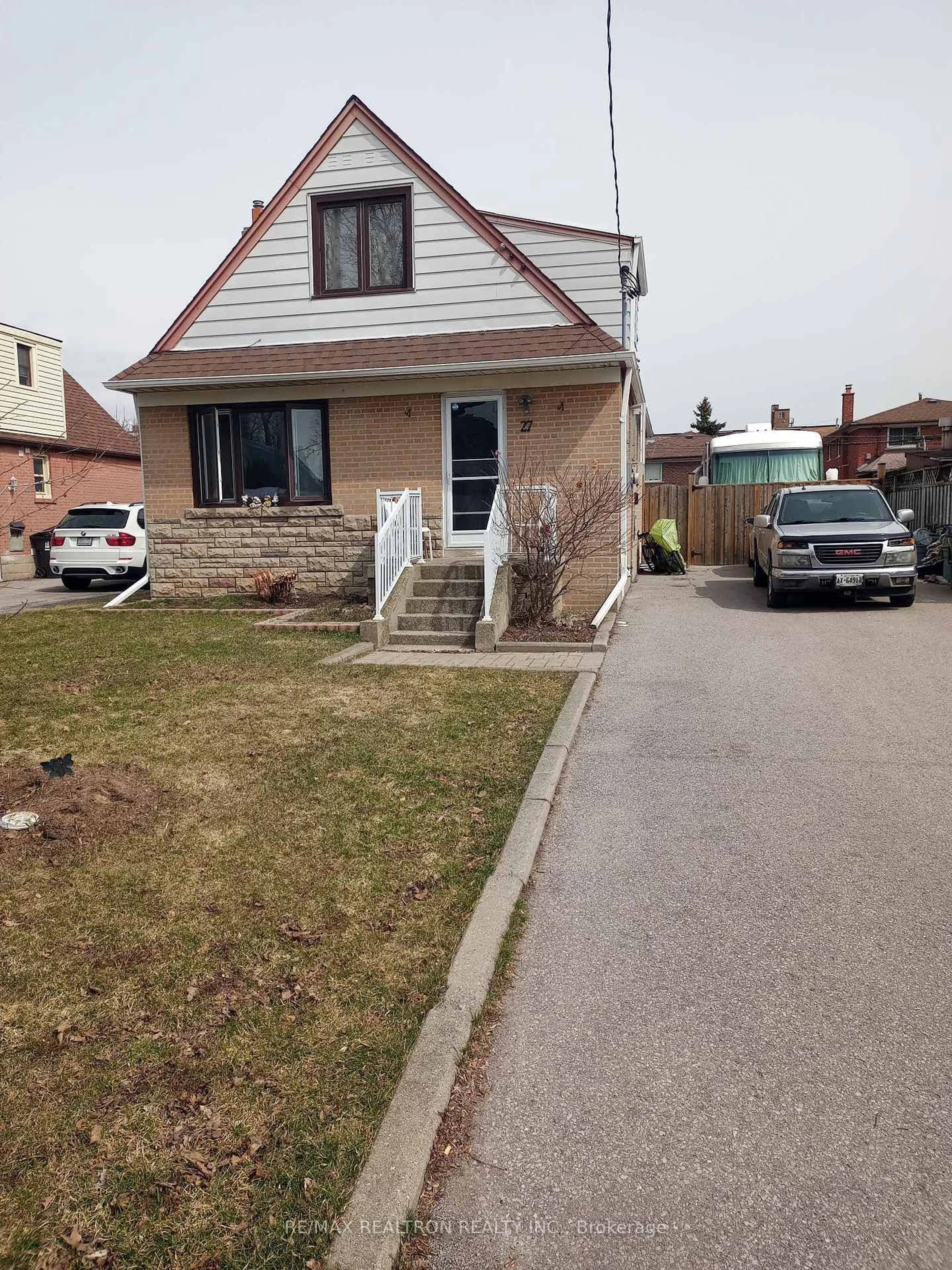 Unknown for 27 Flempton Cres, Toronto Ontario M1K 3B3