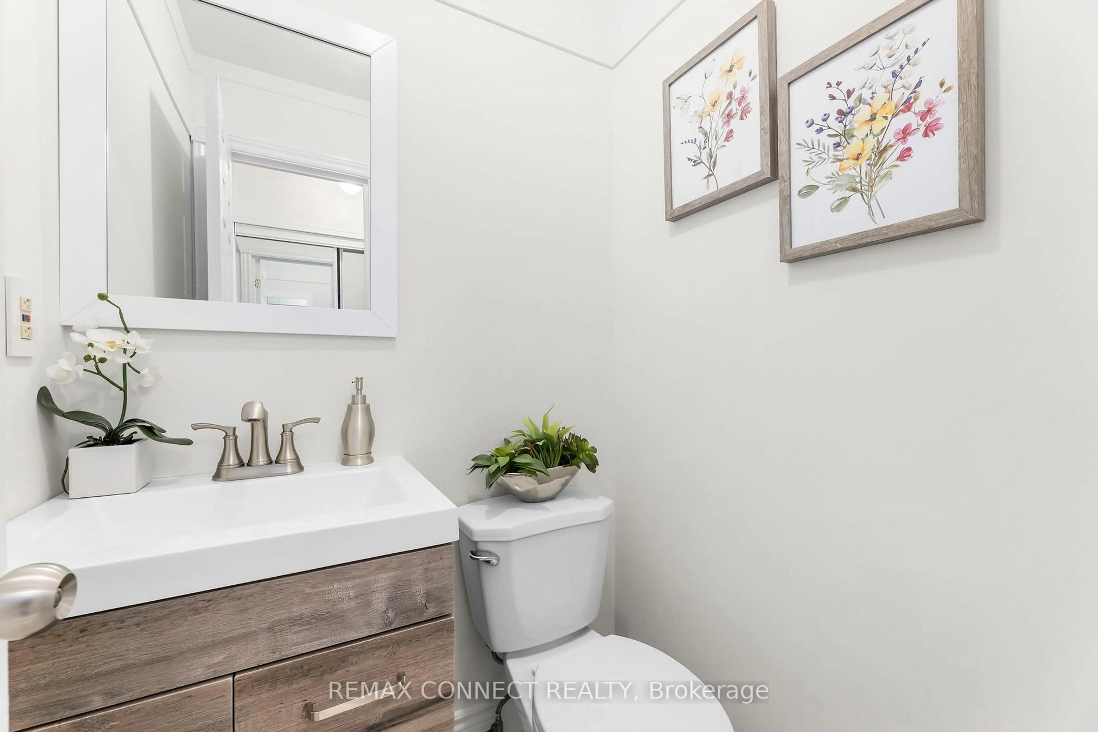 Contemporary bathroom, ceramic/tile floor for 30 Chapman Dr, Ajax Ontario L1T 3C3