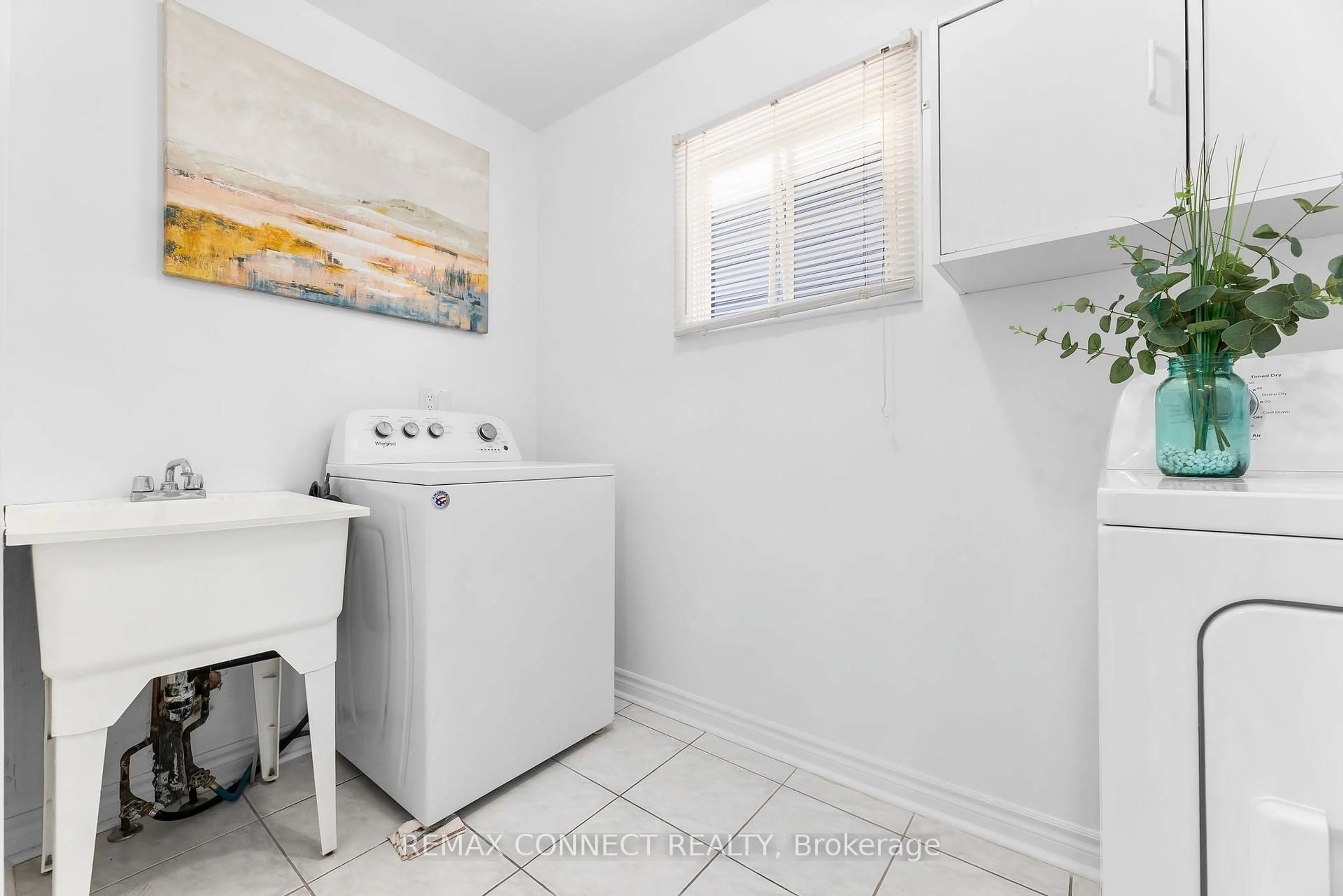 Laundry room for 30 Chapman Dr, Ajax Ontario L1T 3C3