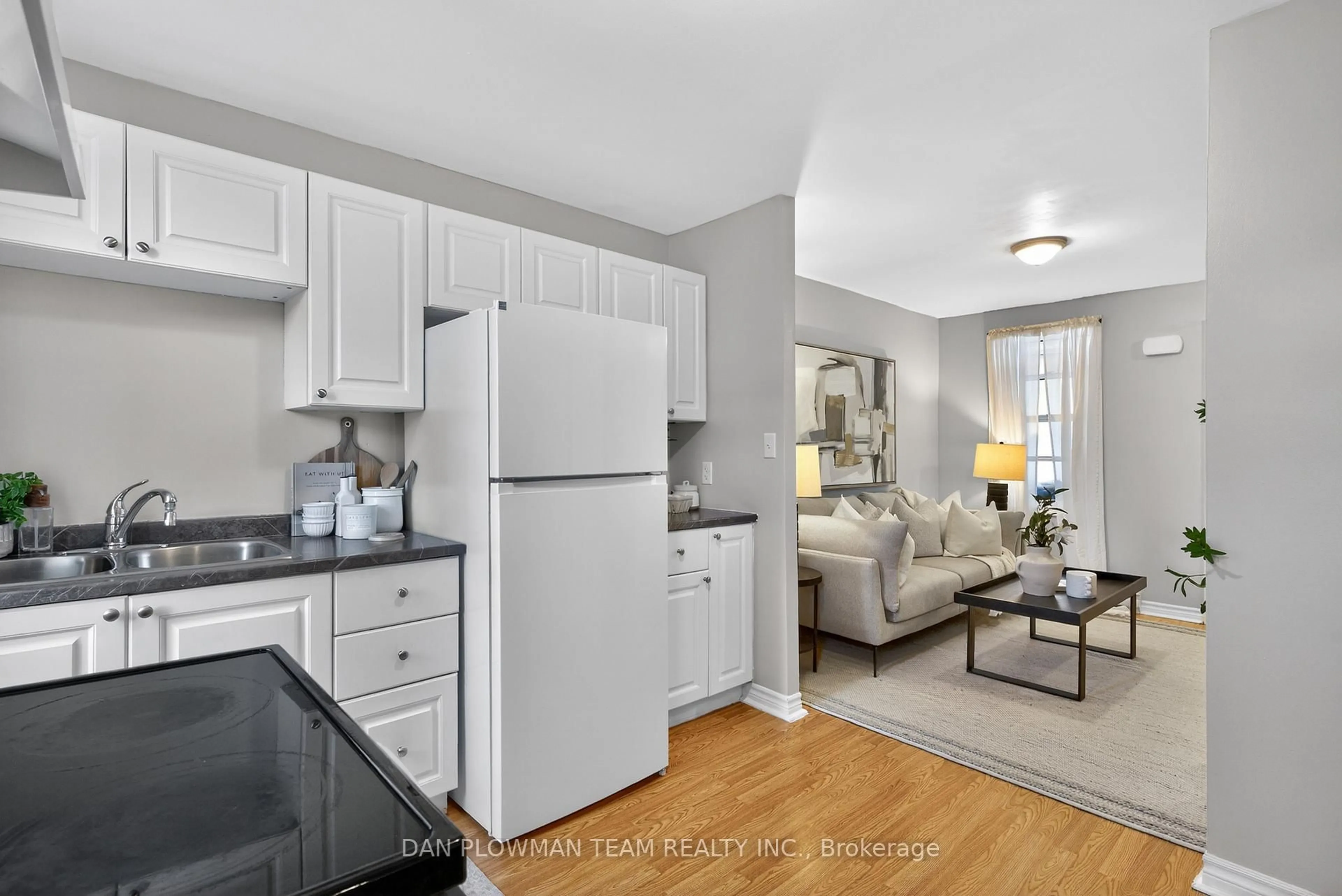 Open concept kitchen, unknown for 114 Olive Ave, Oshawa Ontario L1H 2P2