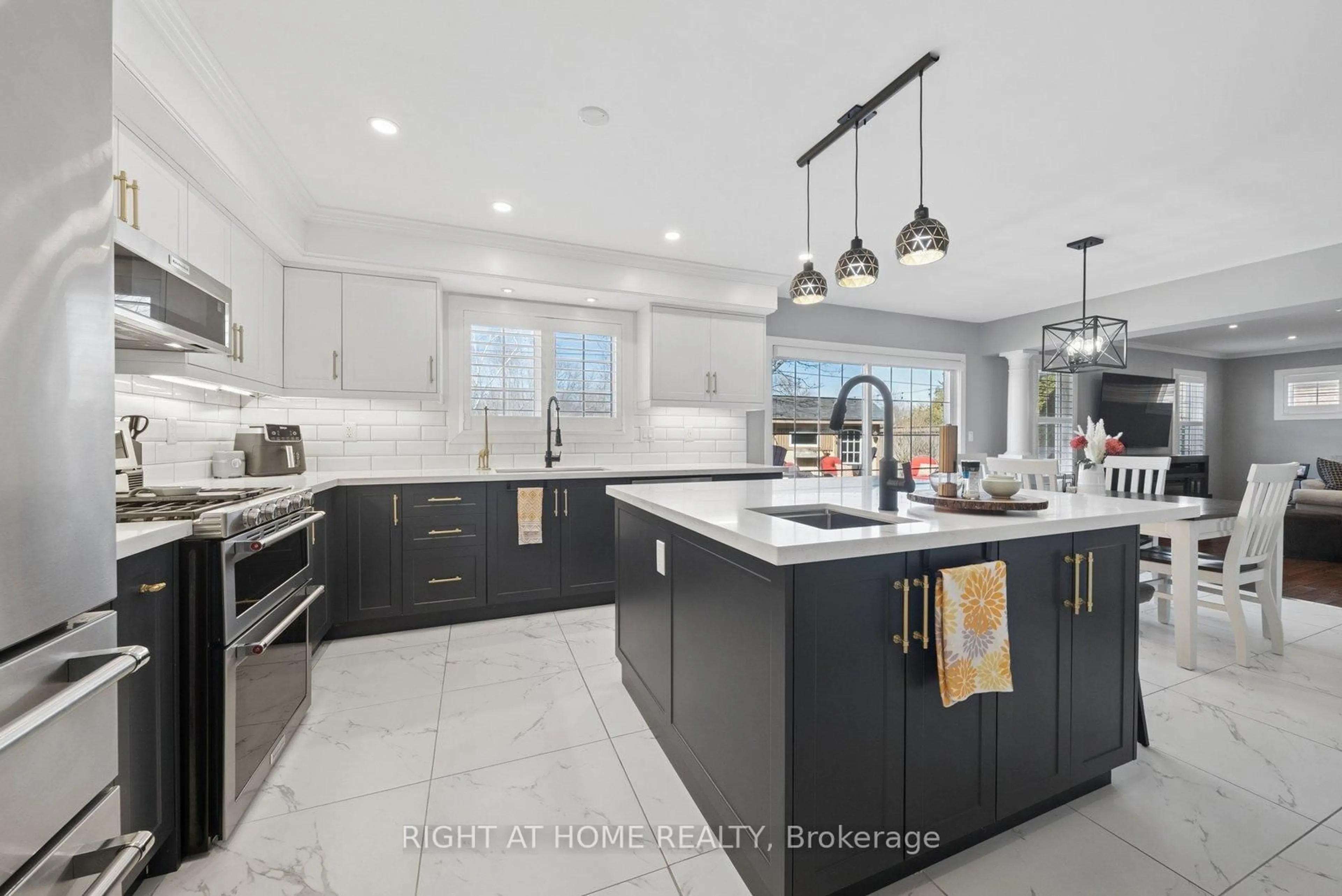 Open concept kitchen, ceramic/tile floor for 68 Jennings Dr, Clarington Ontario L1C 0C2