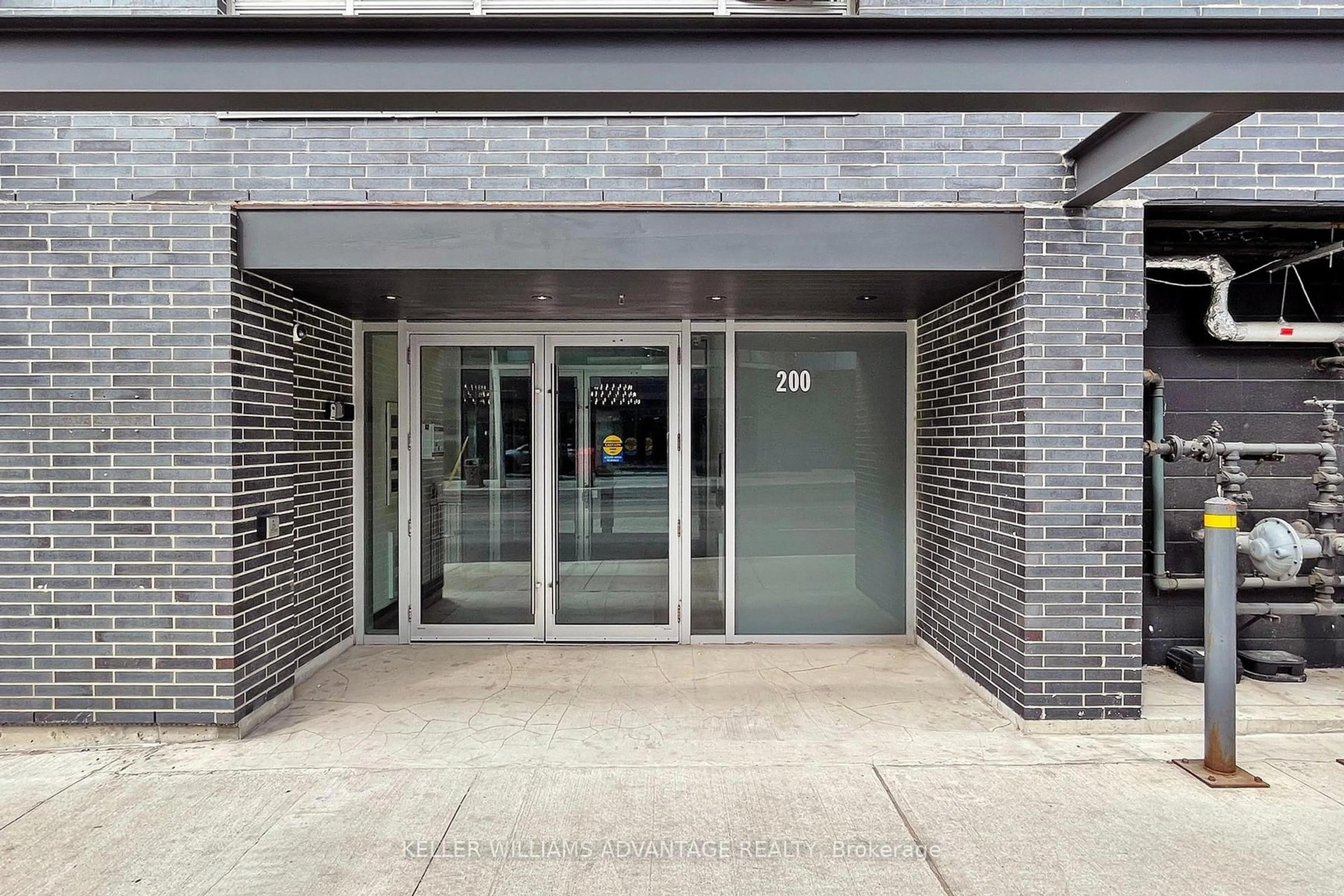 Indoor foyer for 200 Woodbine Ave #308, Toronto Ontario M4L 3P2