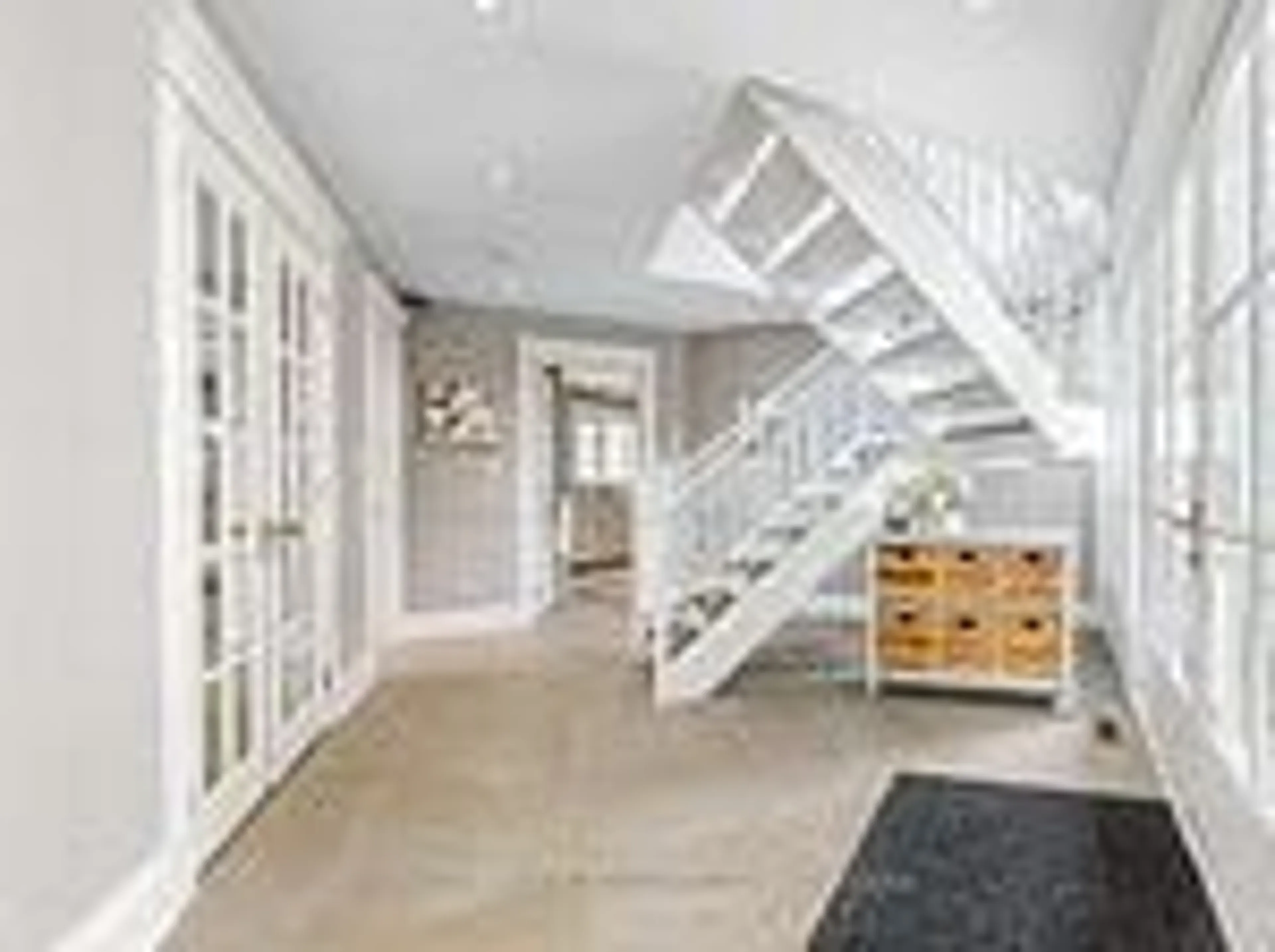 Indoor entryway for 322 Dyson Rd, Pickering Ontario L1W 2M9