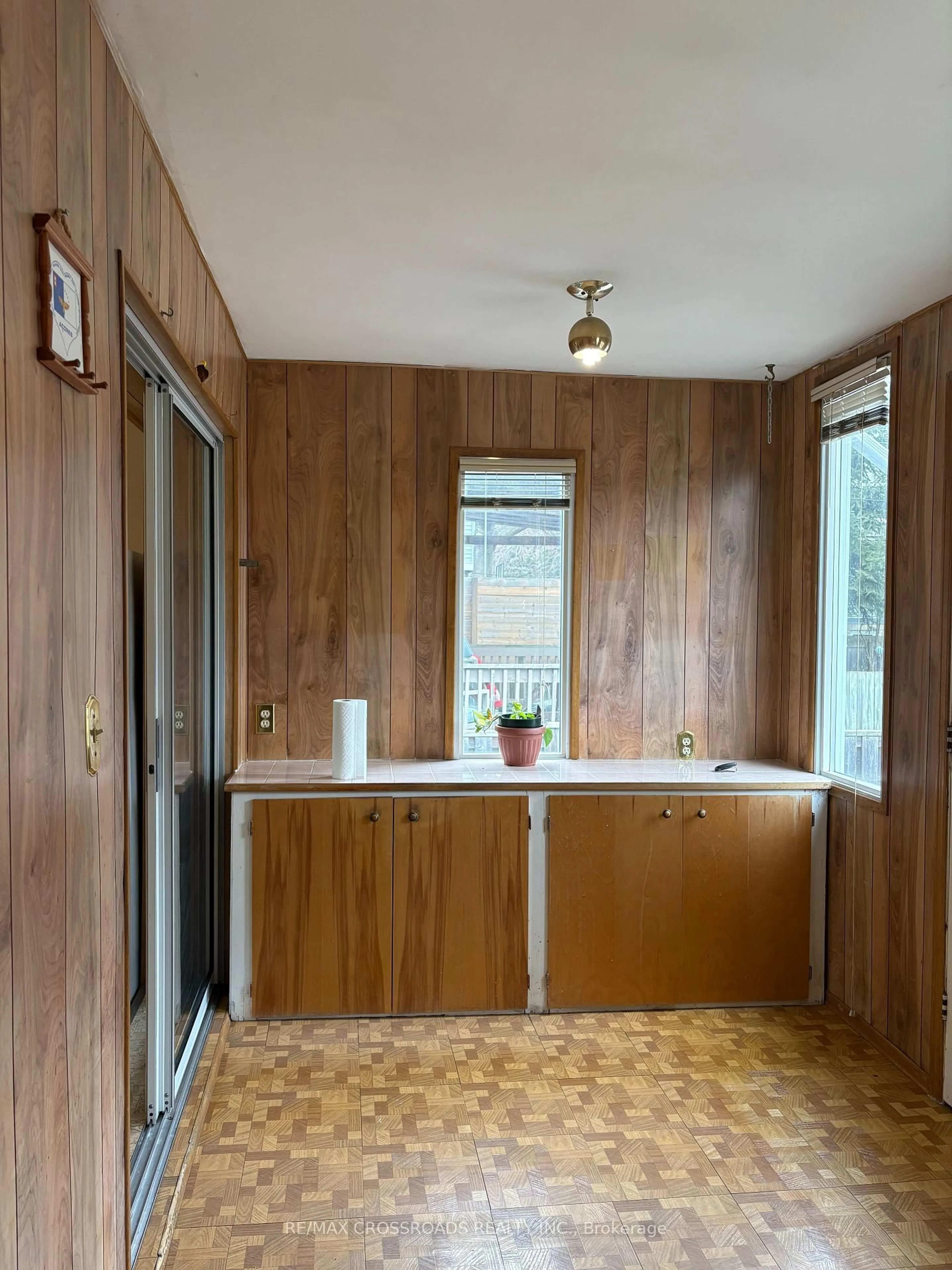 Standard kitchen, unknown for 167 Woodfield Rd, Toronto Ontario M4L 2W8