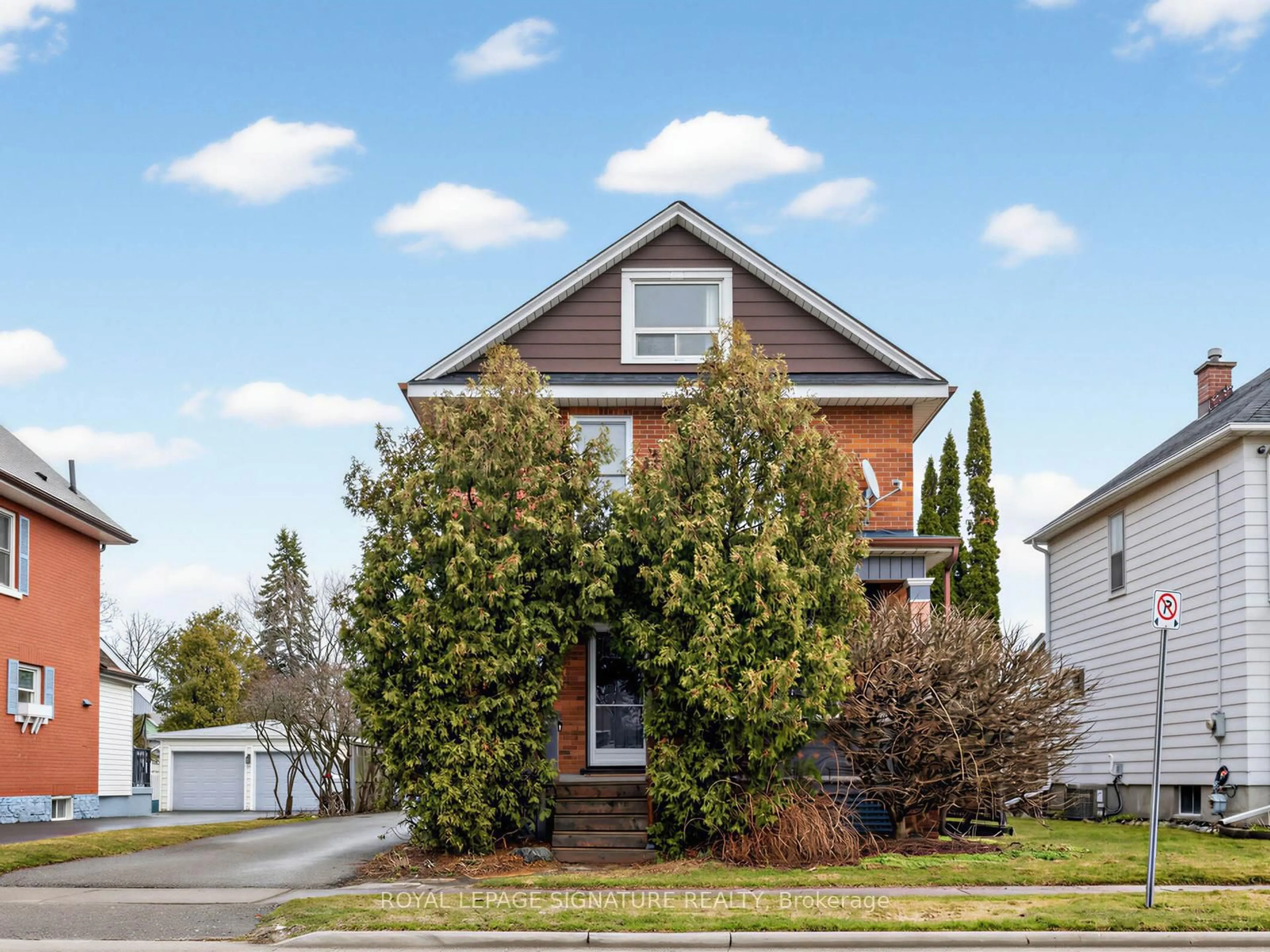 Home with vinyl exterior material, street for 151 Burk St, Oshawa Ontario L1J 4C2