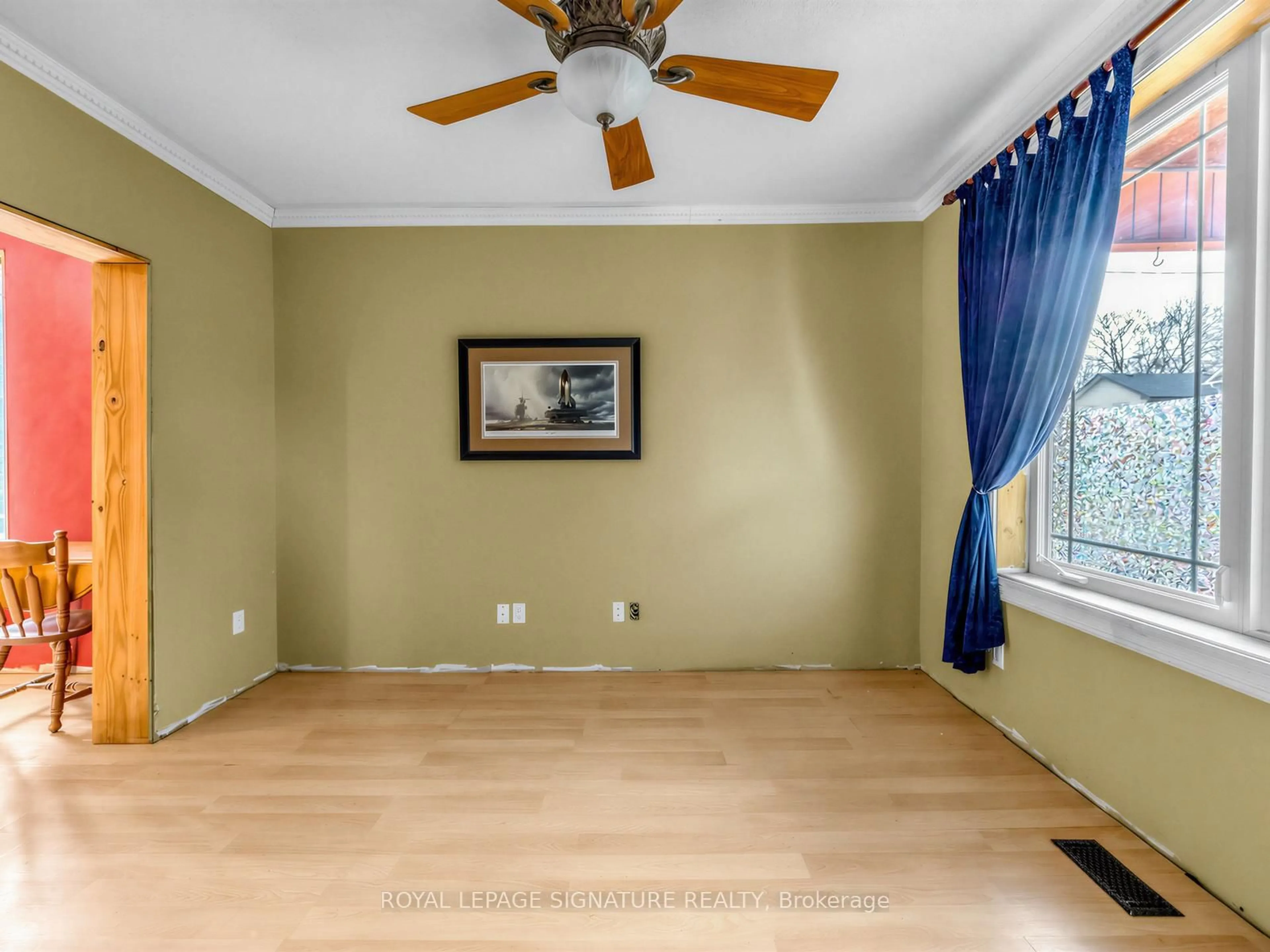 A pic of a room for 151 Burk St, Oshawa Ontario L1J 4C2