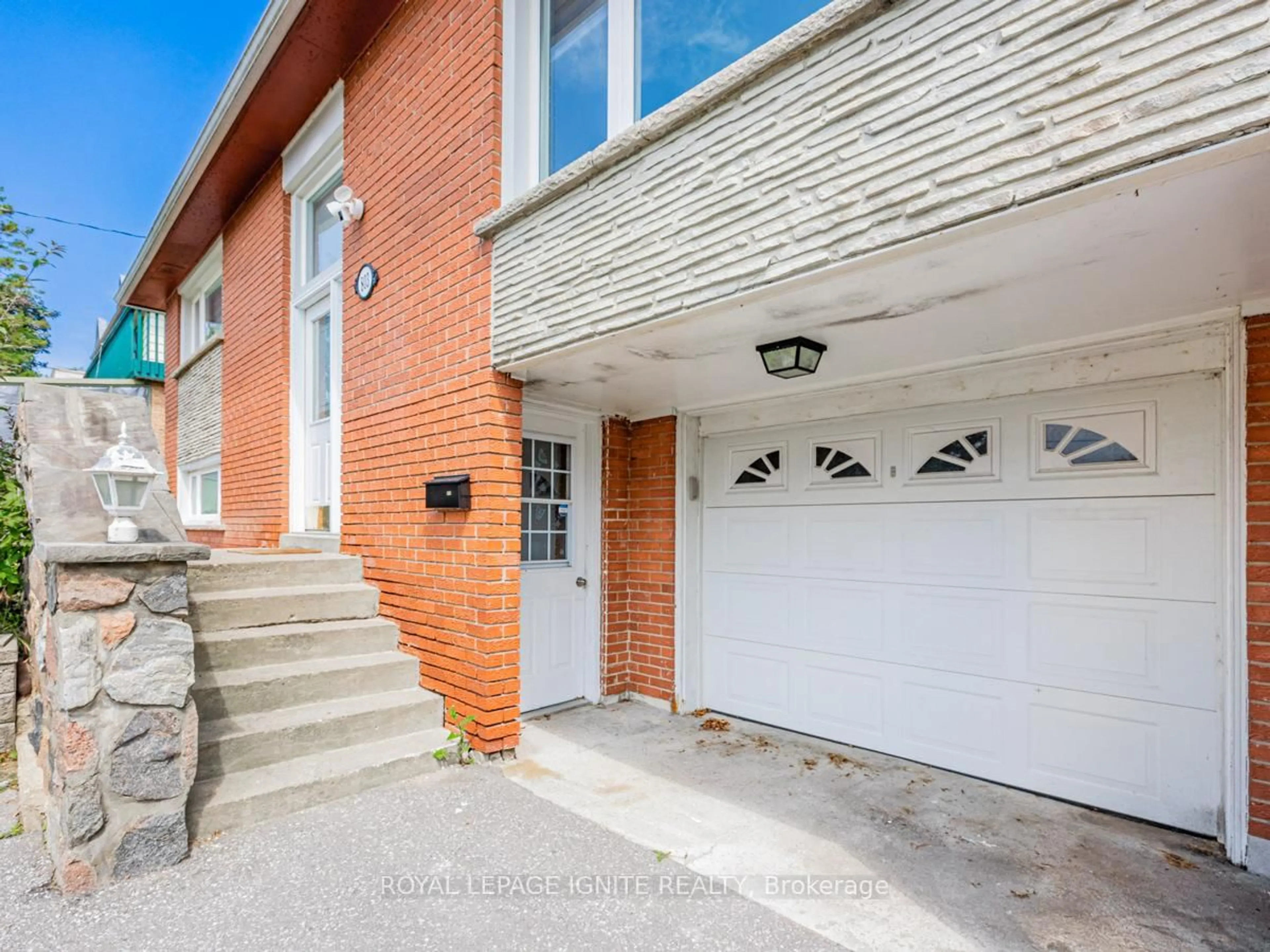 Home with brick exterior material, street for 803 Fairview Ave, Pickering Ontario L1W 1M7