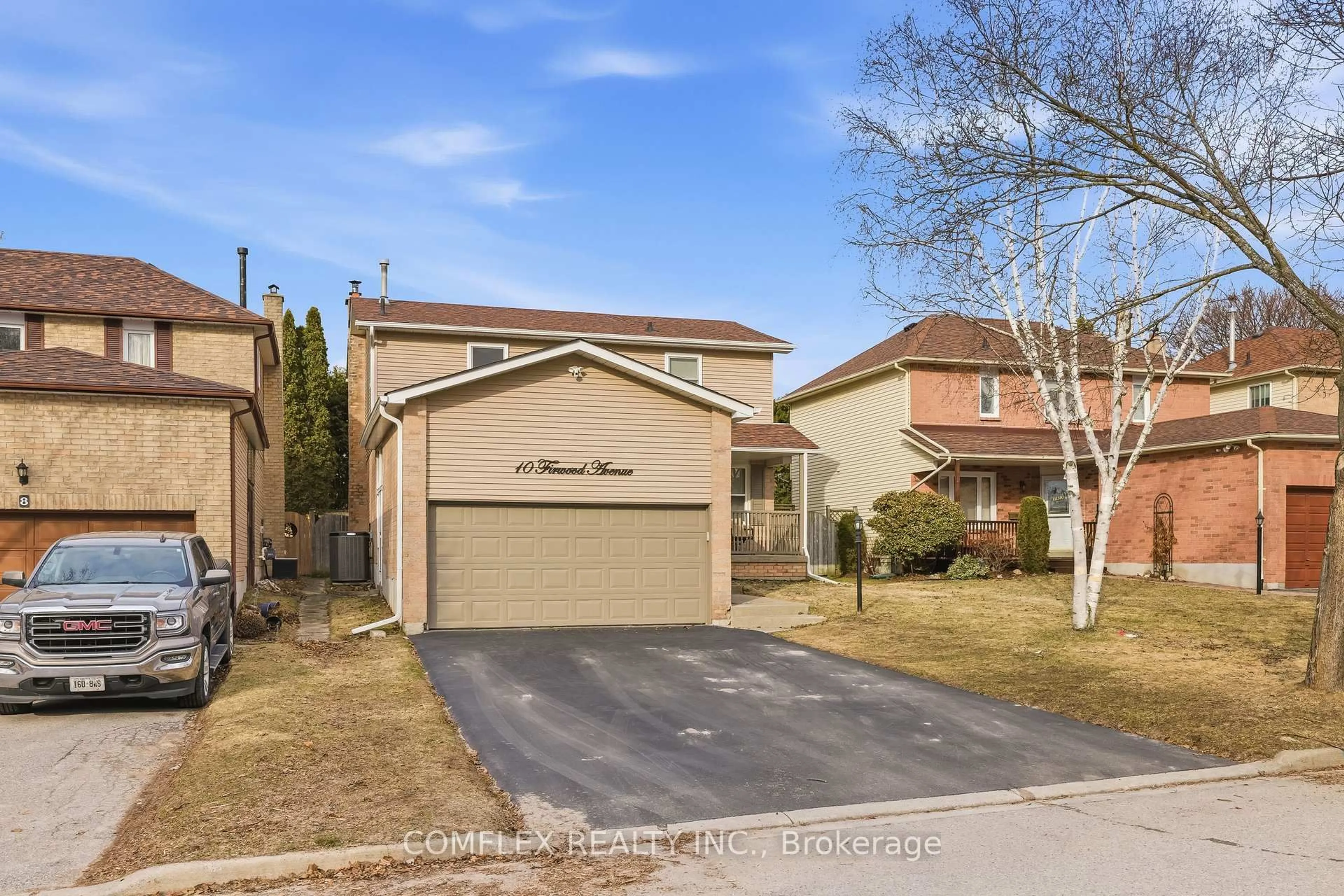 A pic from outside/outdoor area/front of a property/back of a property/a pic from drone, street for 10 Firwood Ave, Clarington Ontario L1E 1P6