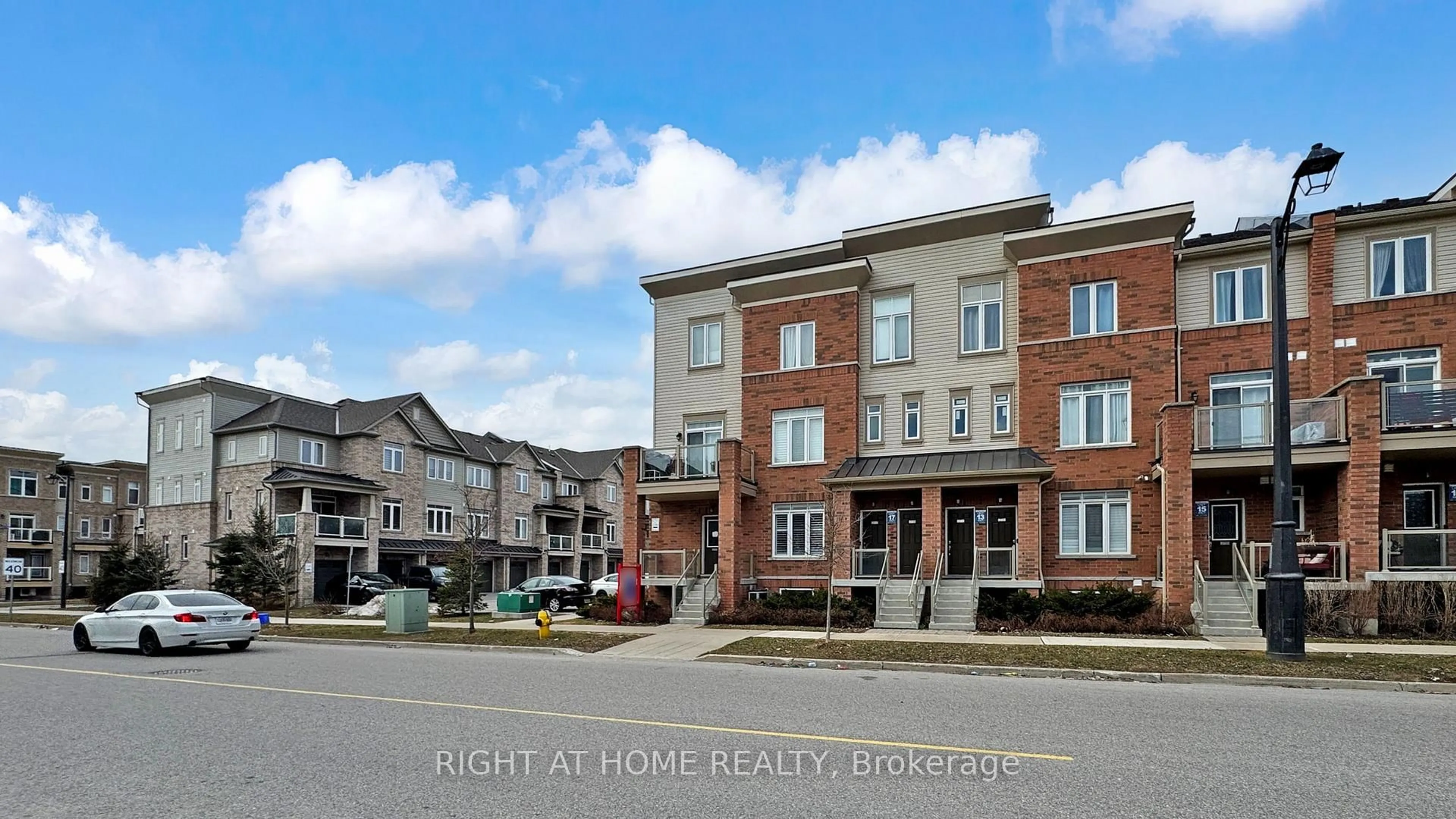 Unknown for 2710 William Jackson Dr #16, Pickering Ontario L1X 0E6