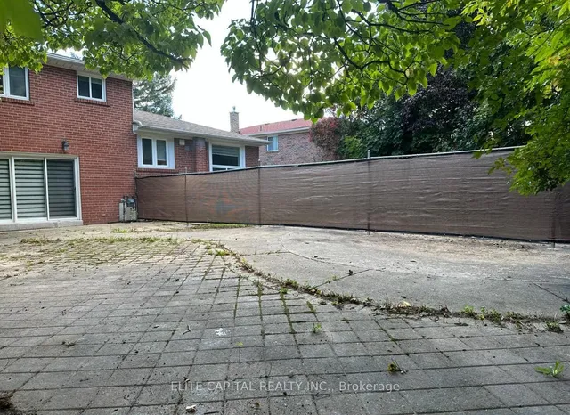 218 Chartland Blvd, Toronto 3
