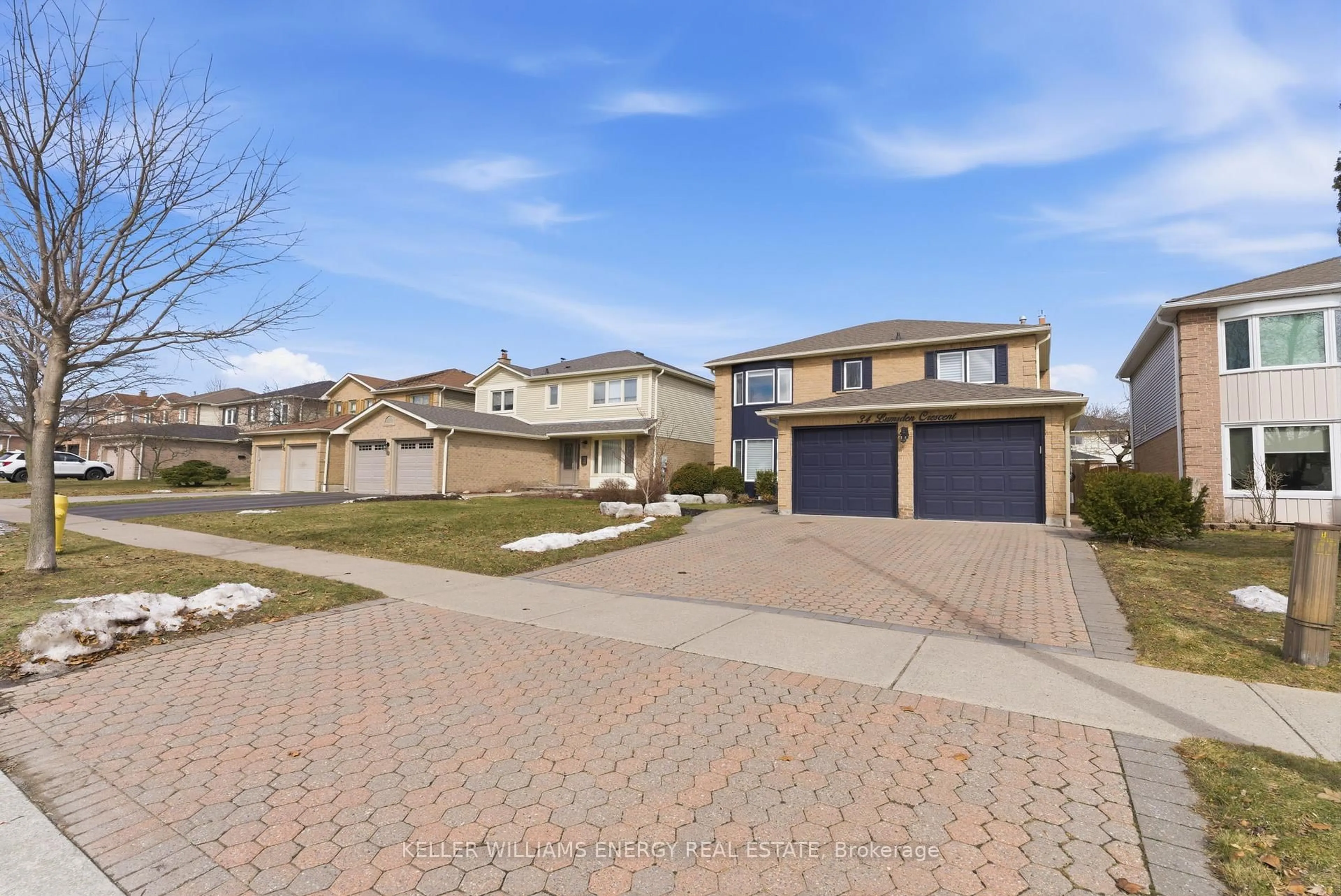 Unknown for 34 Lumsden Cres, Whitby Ontario L1R 1G6