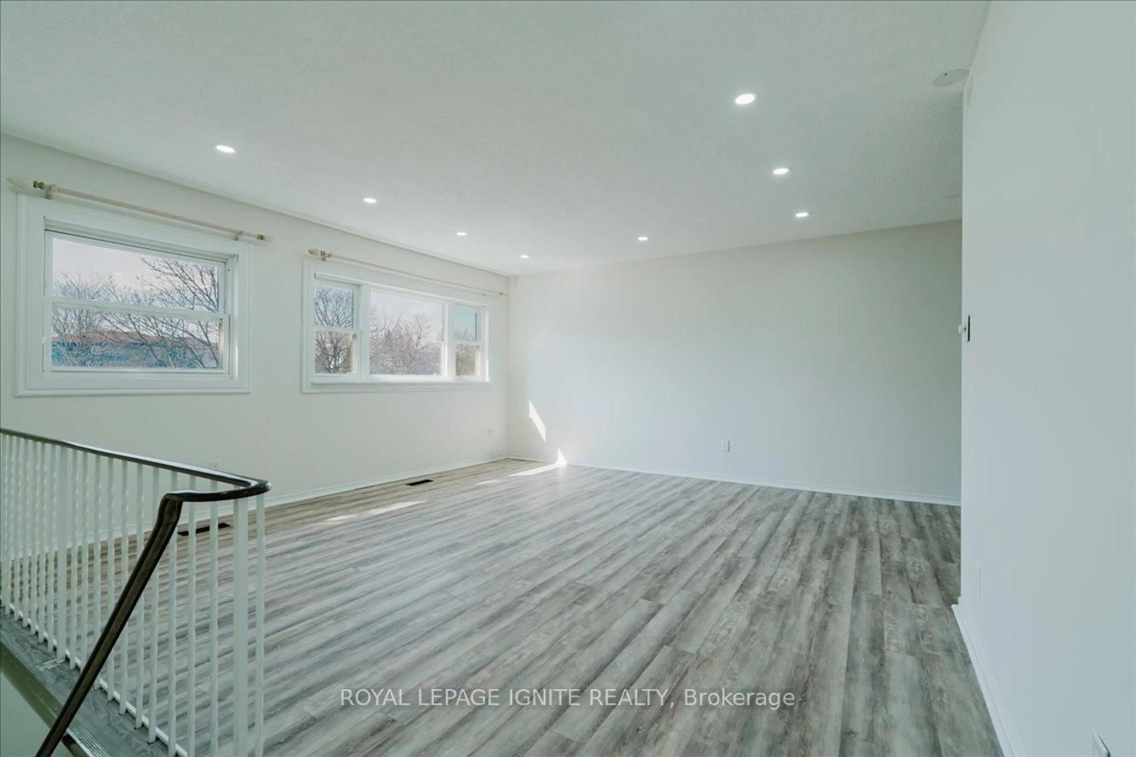 A pic of a room for 1389 Palmetto Dr, Oshawa Ontario L1K 1N1