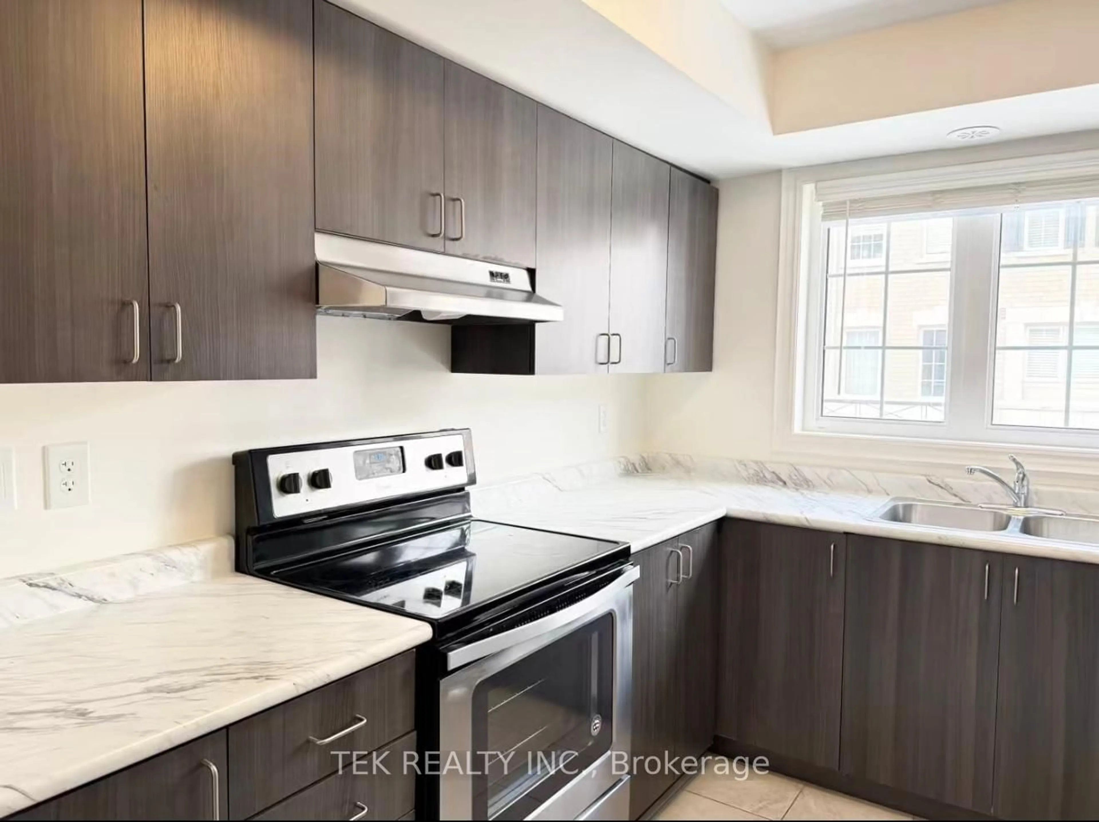 Standard kitchen, unknown for 2283 Chevron Prince Path #480, Oshawa Ontario L1L 0K8