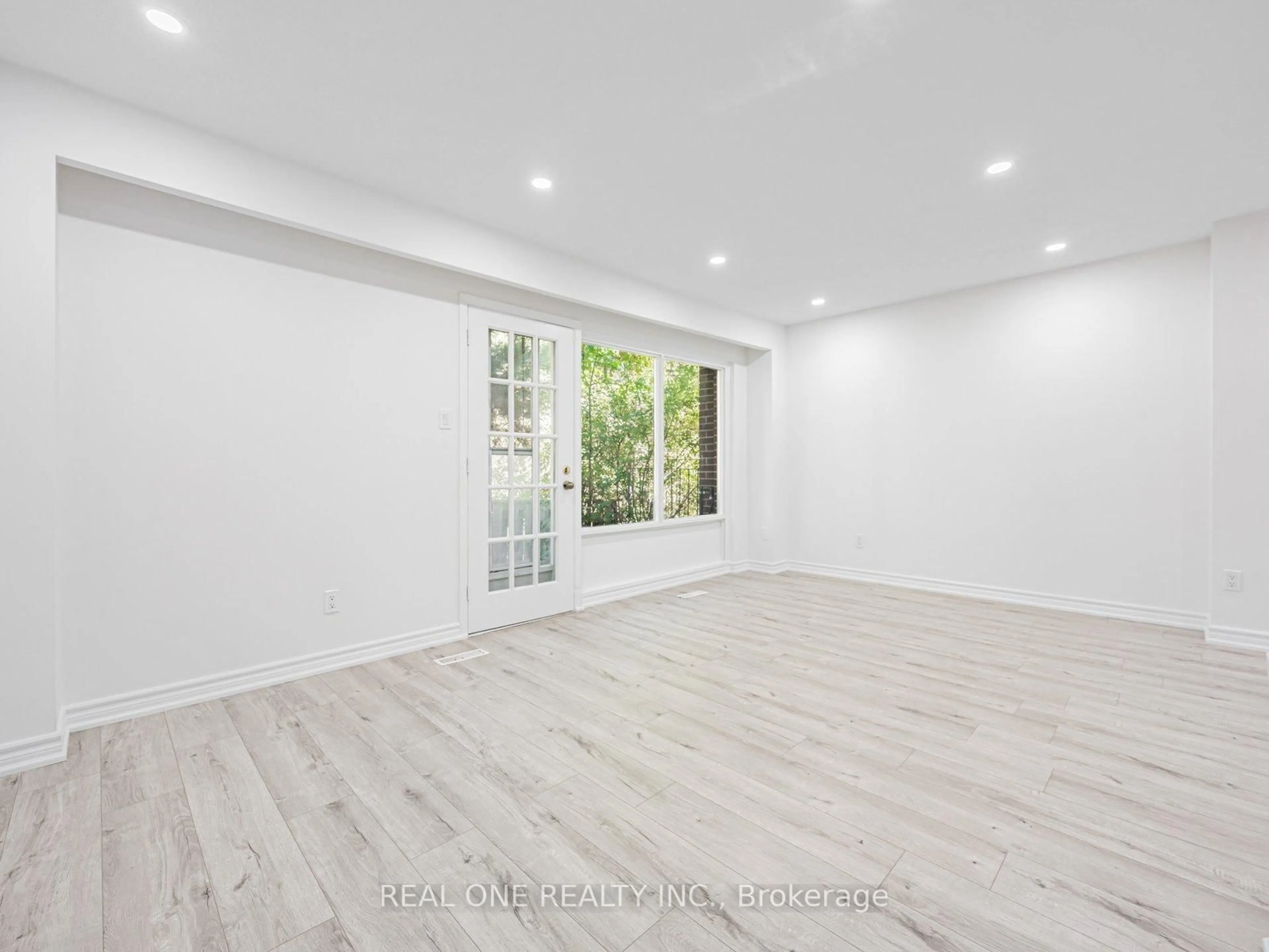 A pic of a room for 441 Military Tr #66, Toronto Ontario M1E 4E8