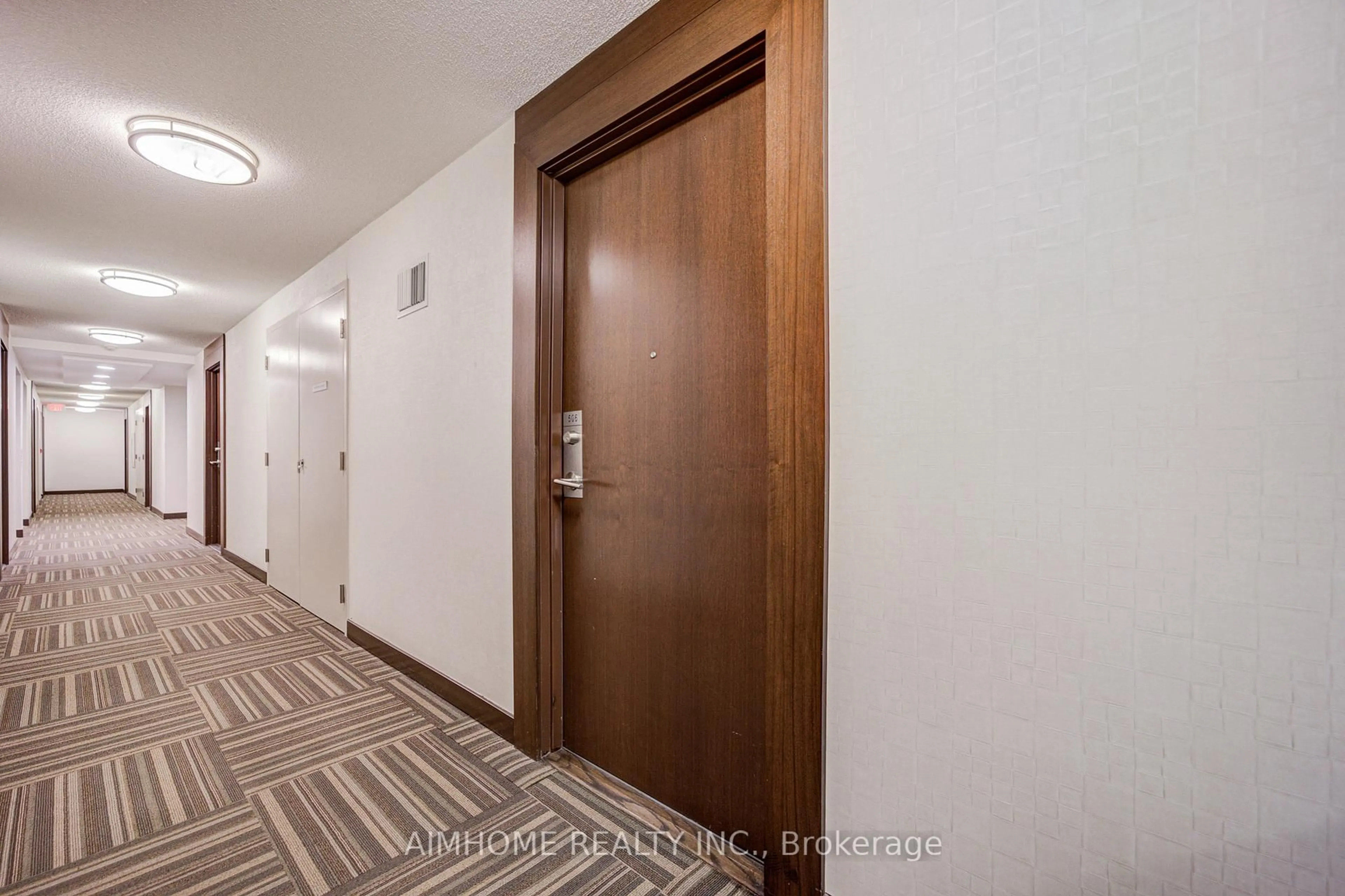 Indoor foyer for 151 Village Green Sq #506, Toronto Ontario M1S 0K5