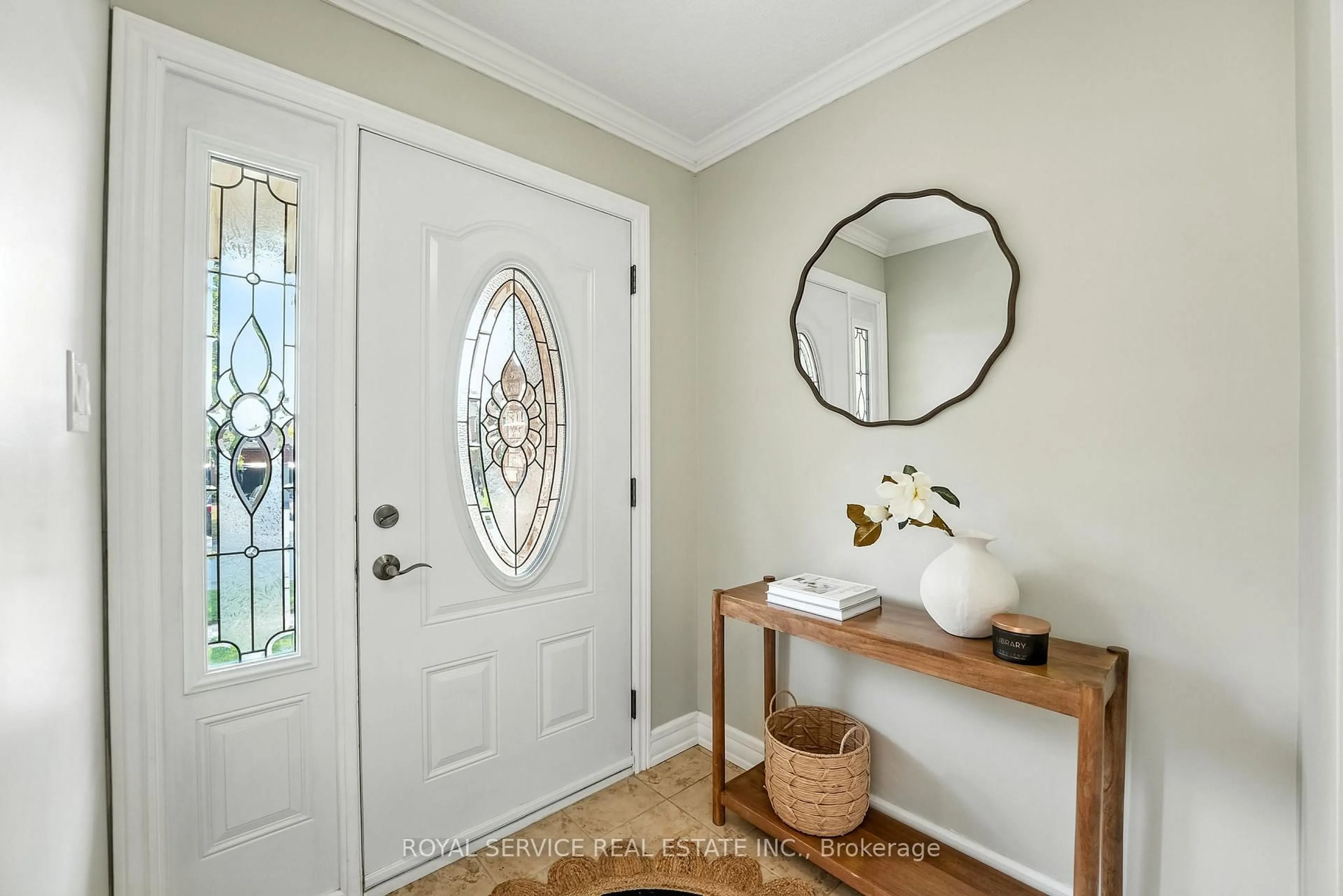 Indoor entryway for 69 Firwood Ave, Clarington Ontario L1E 2B2