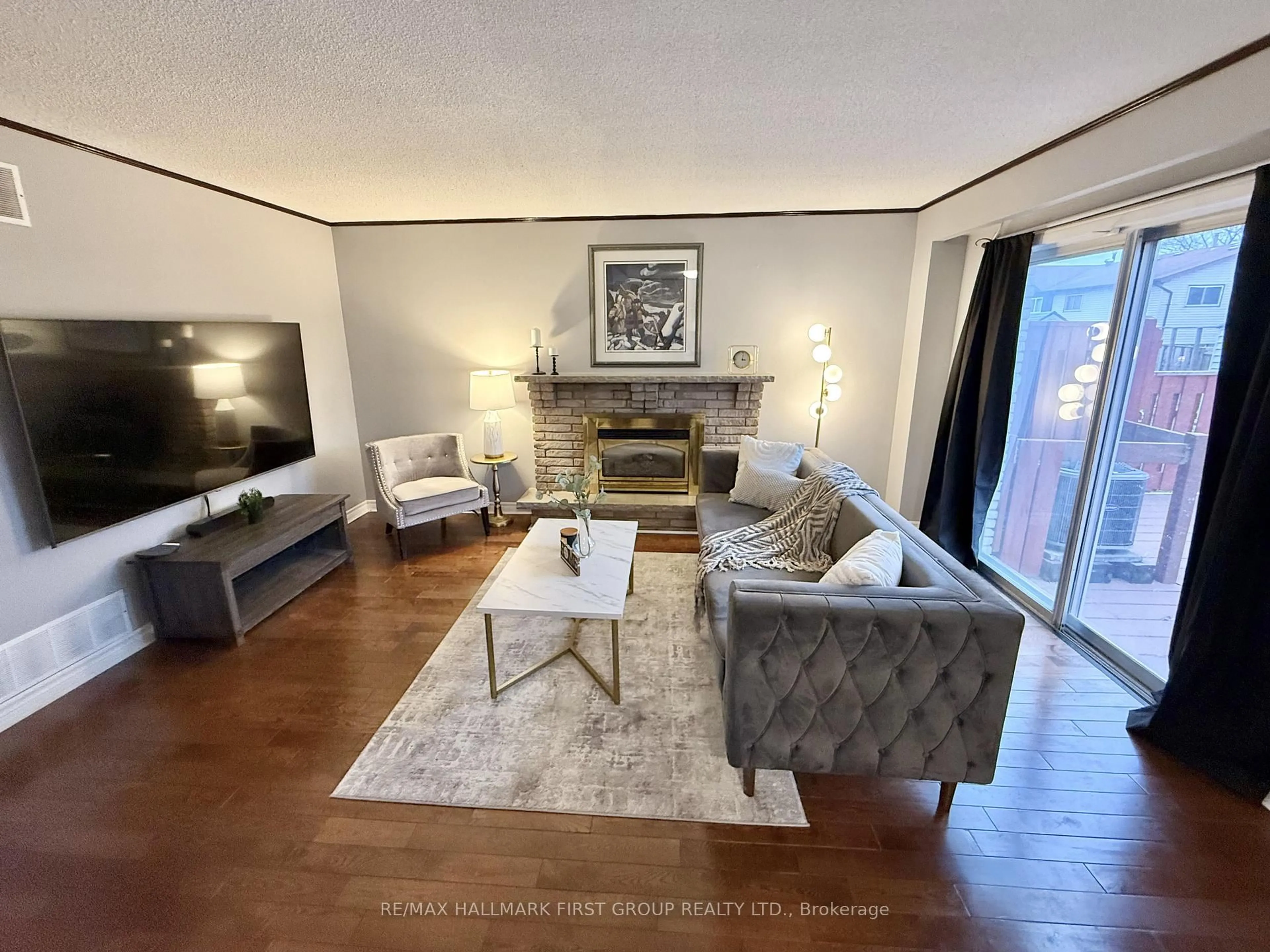 Living room with furniture, unknown for 1762 Meadowview Ave, Pickering Ontario L1V 3G8