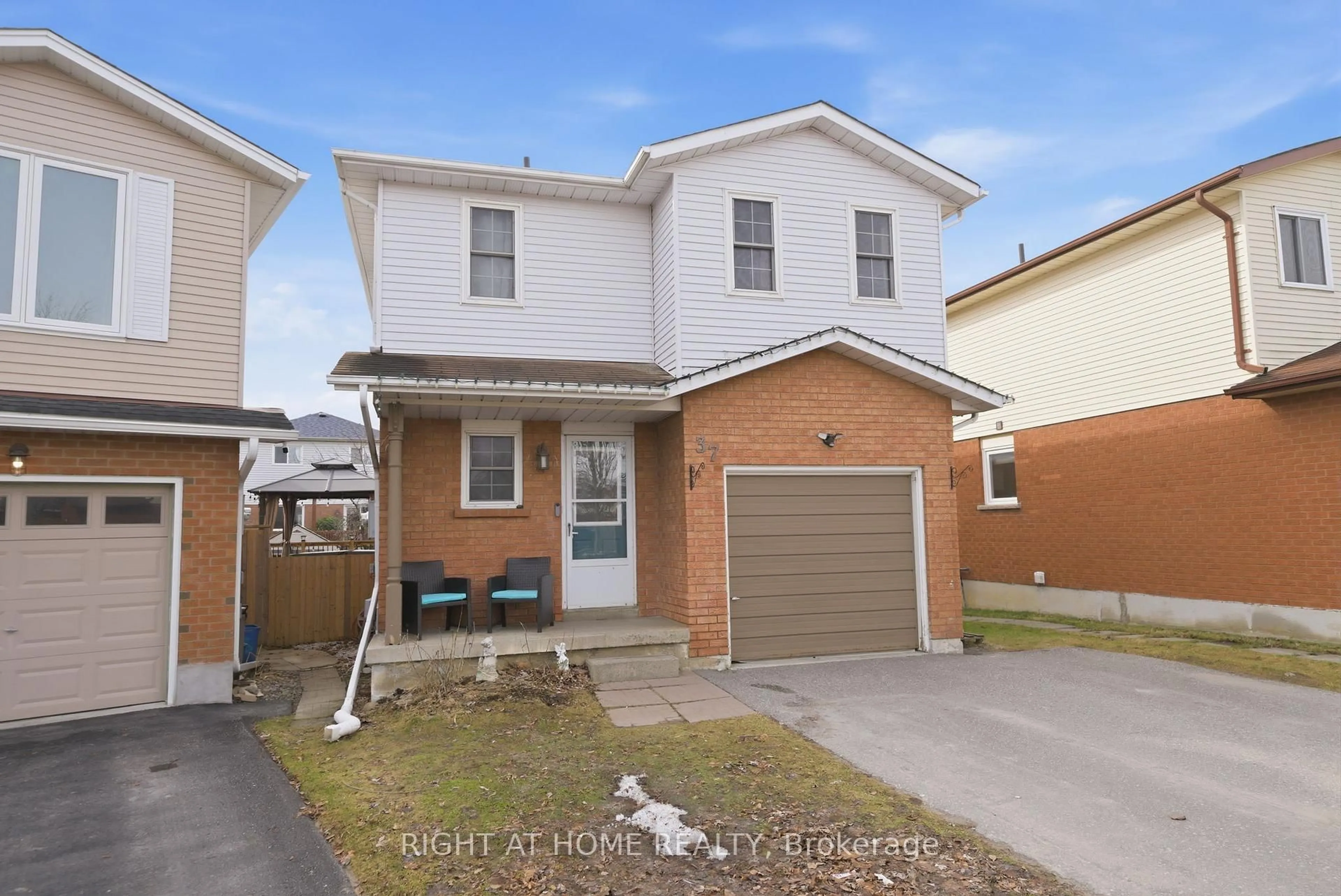 Home with brick exterior material, street for 37 Beechnut Cres, Clarington Ontario L1E 1Y5