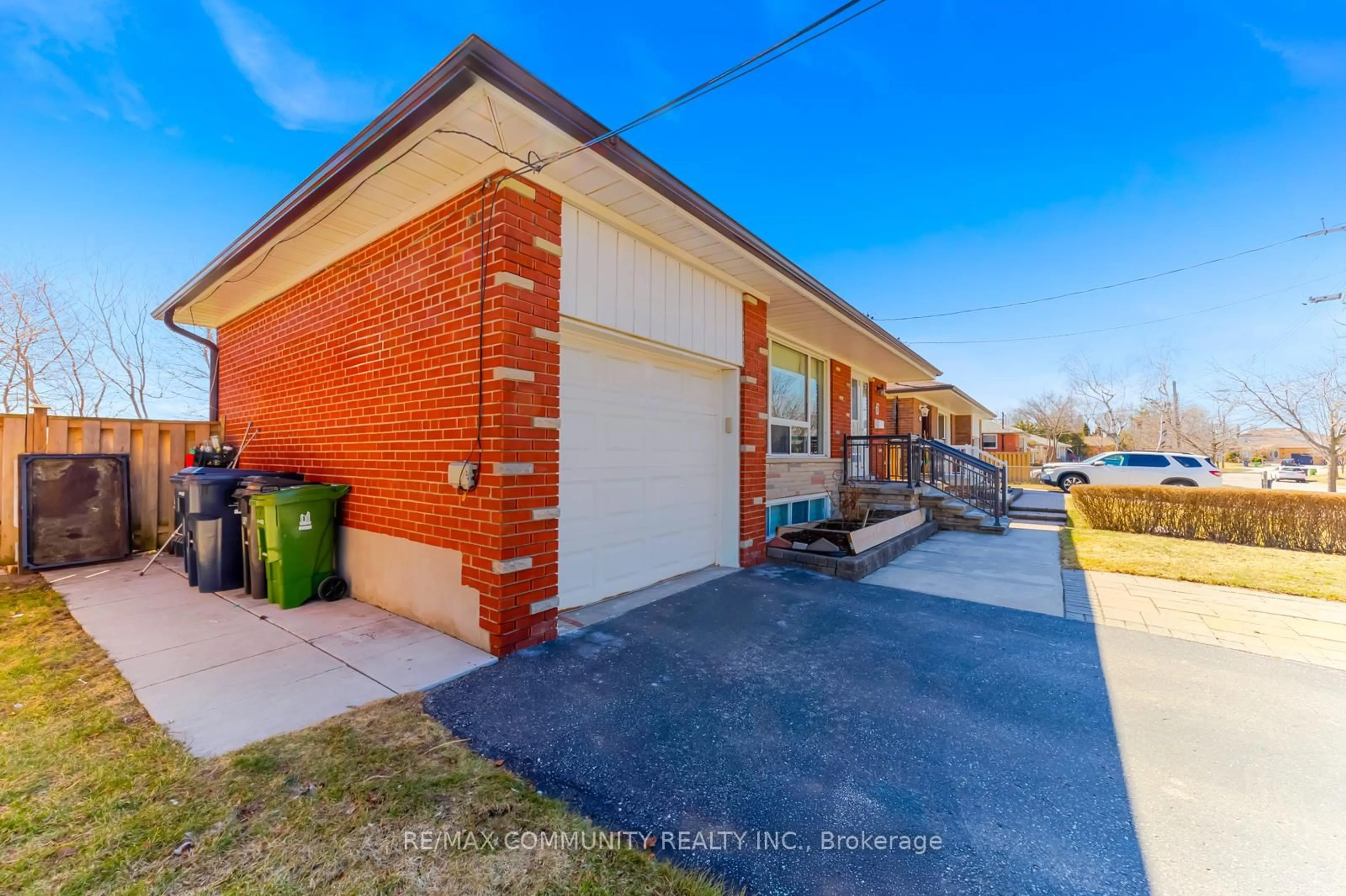 Home with brick exterior material, street for 17 Madrid St, Toronto Ontario M1P 4L7