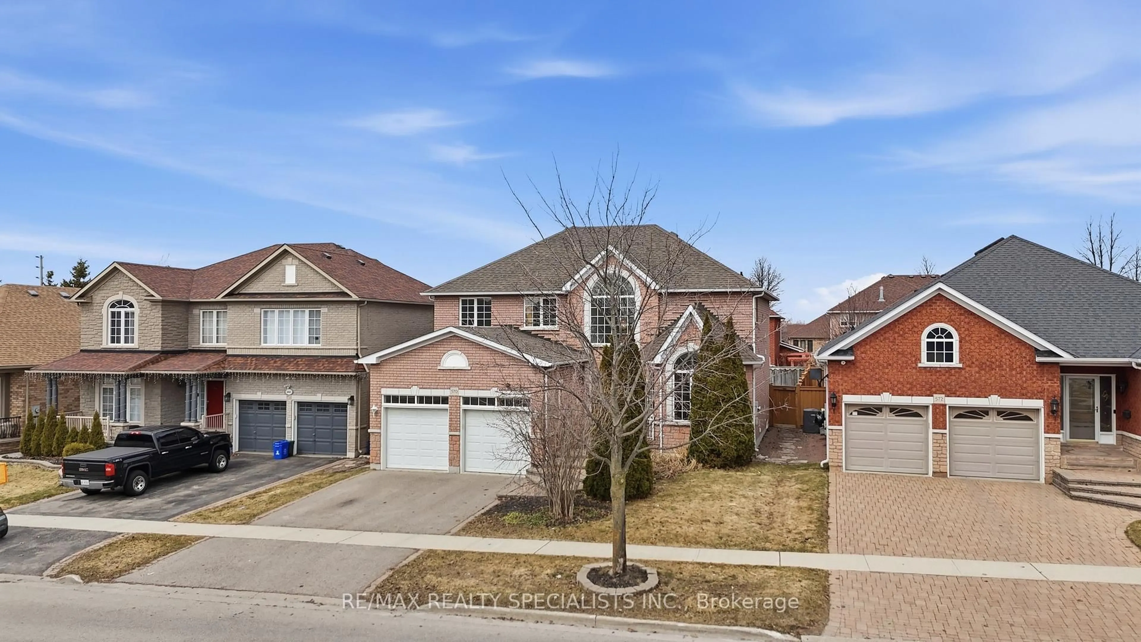 Home with brick exterior material, street for 570 Blackwood Blvd, Oshawa Ontario L1K 2N6
