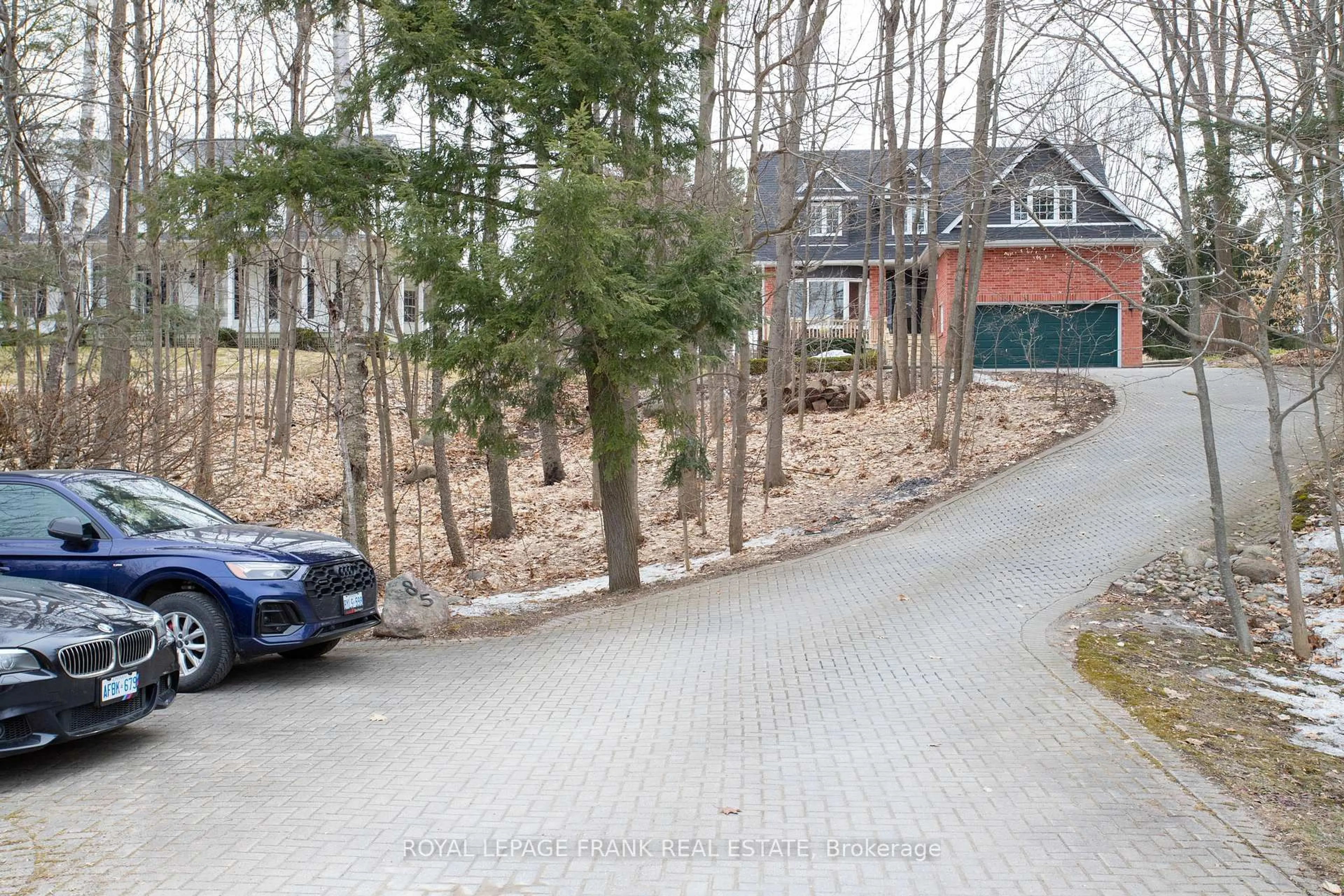 A pic from outside/outdoor area/front of a property/back of a property/a pic from drone, street for 85 Ambleside Dr, Scugog Ontario L9L 1B4